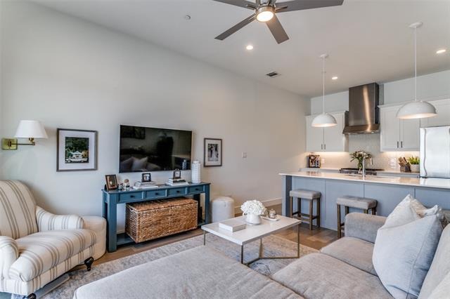 Bryan Pkwy, Dallas, TX 75206