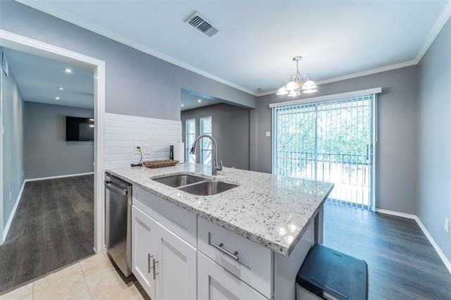 Sandhurst Ln, Dallas, TX 75206