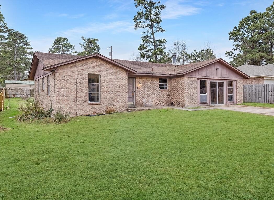 Greenforest Trl, Nash, TX 75569