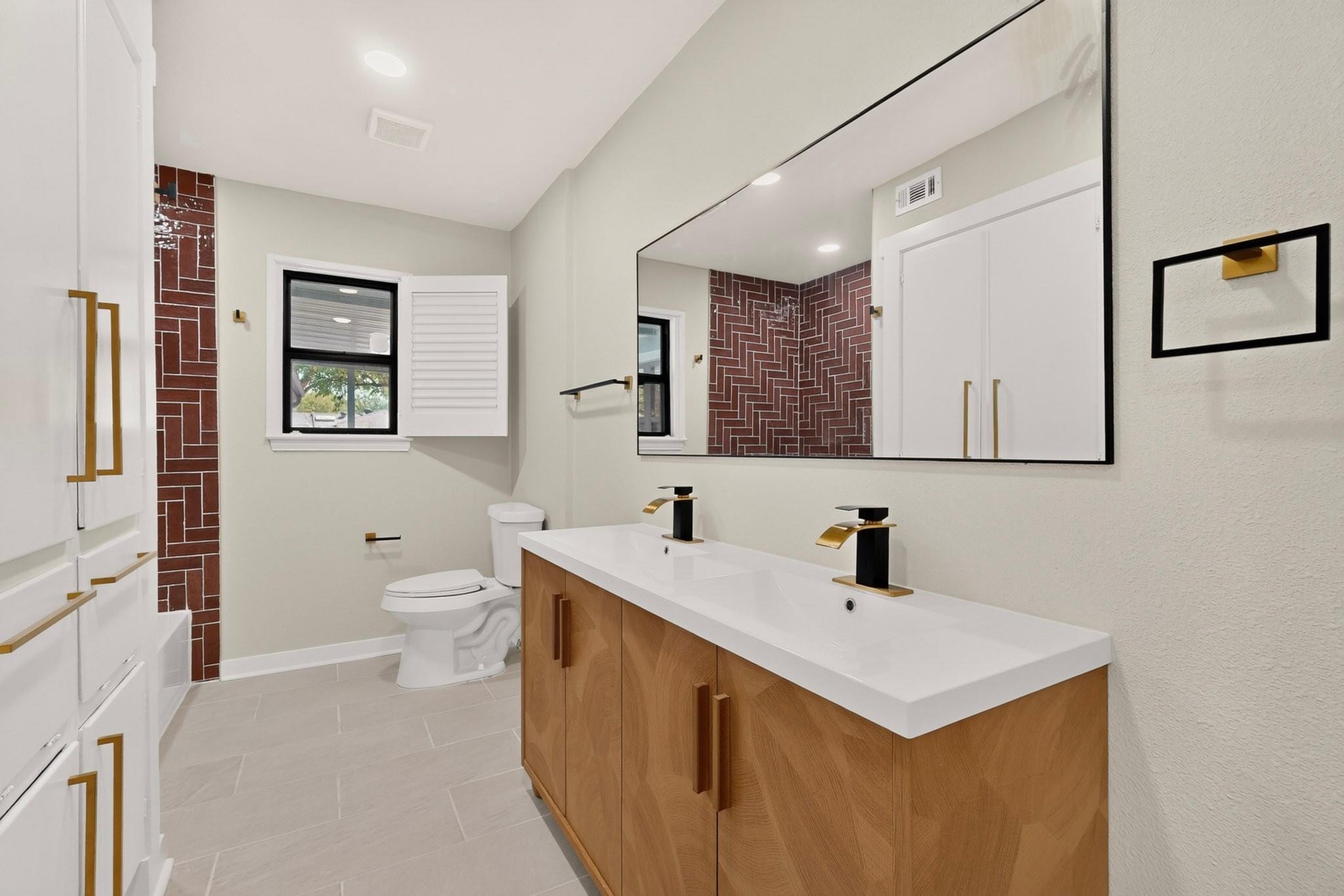 Roanoke Dr, Garland, TX 75041 #1
