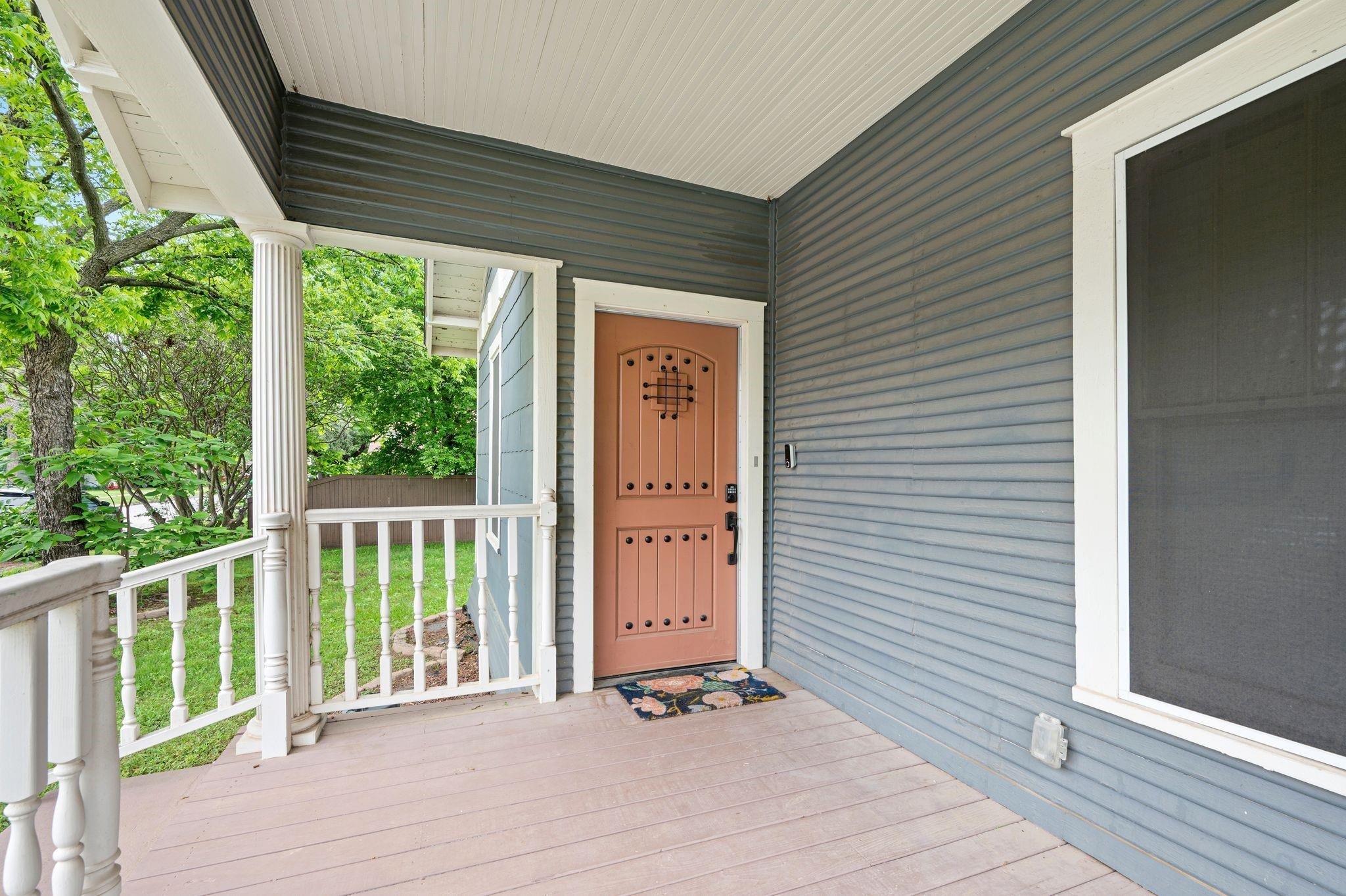 Clements St, Gainesville, TX 76240