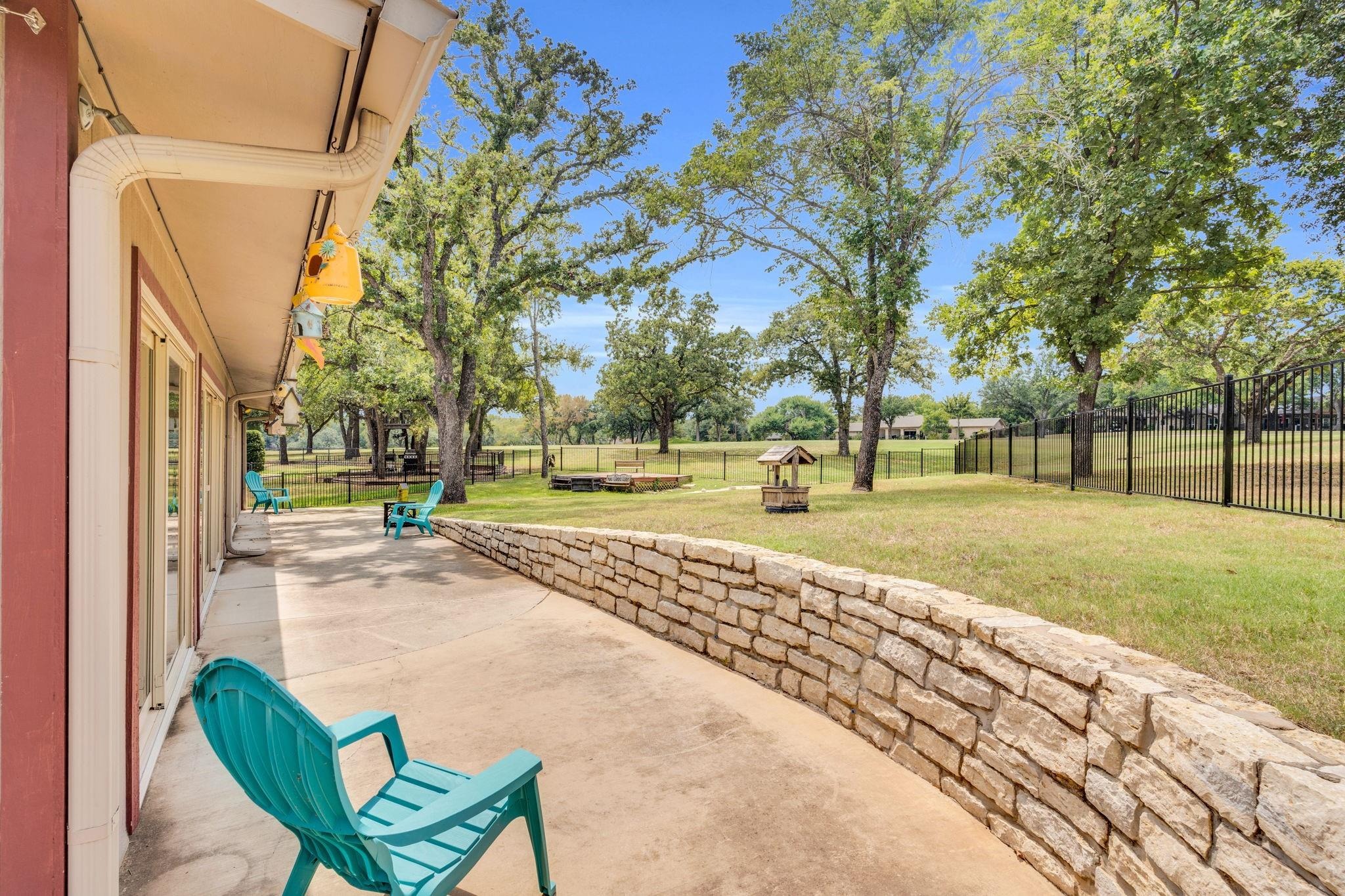Largo Dr, Granbury, TX 76049
