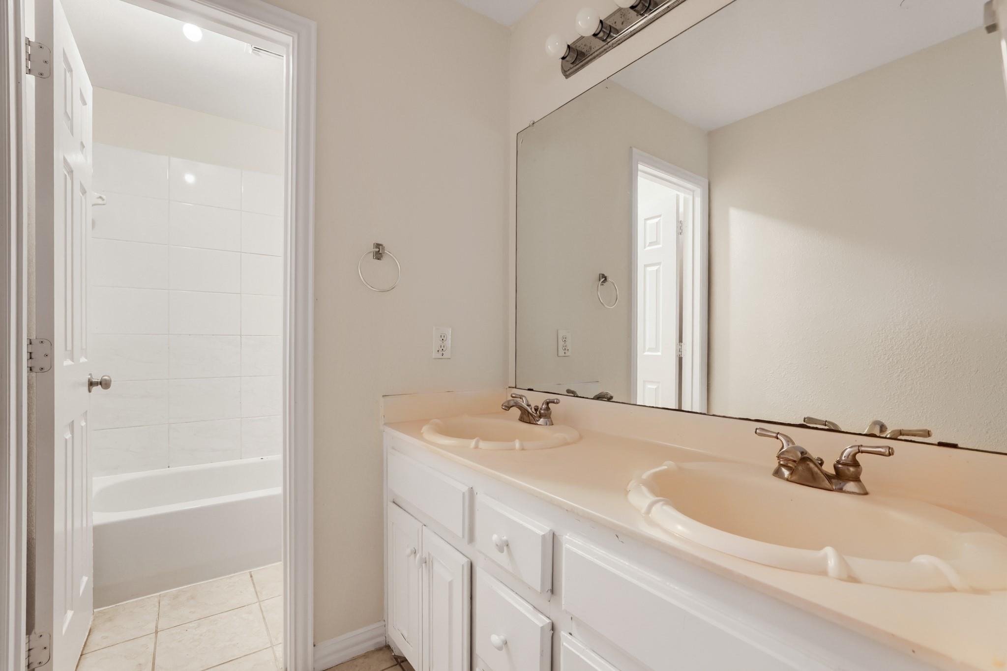 Dogwood Ln, Irving, TX 75063 #1