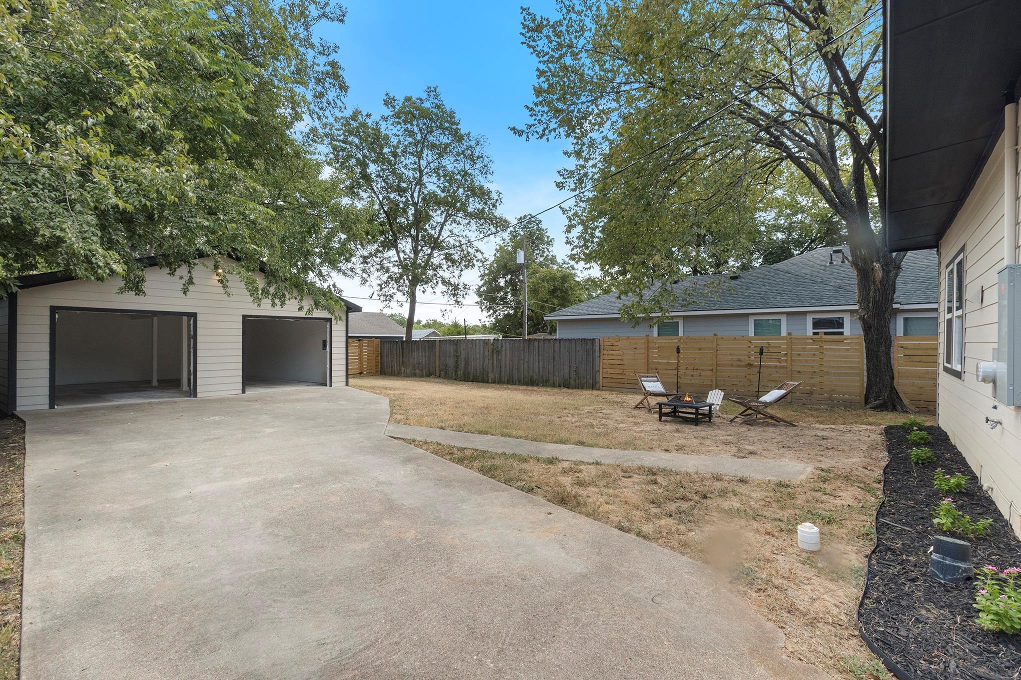 Montreal Ave, Dallas, TX 75208