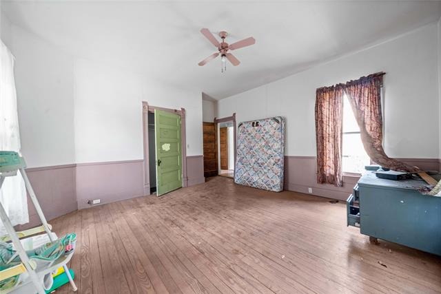 May St, Palestine, TX 75801