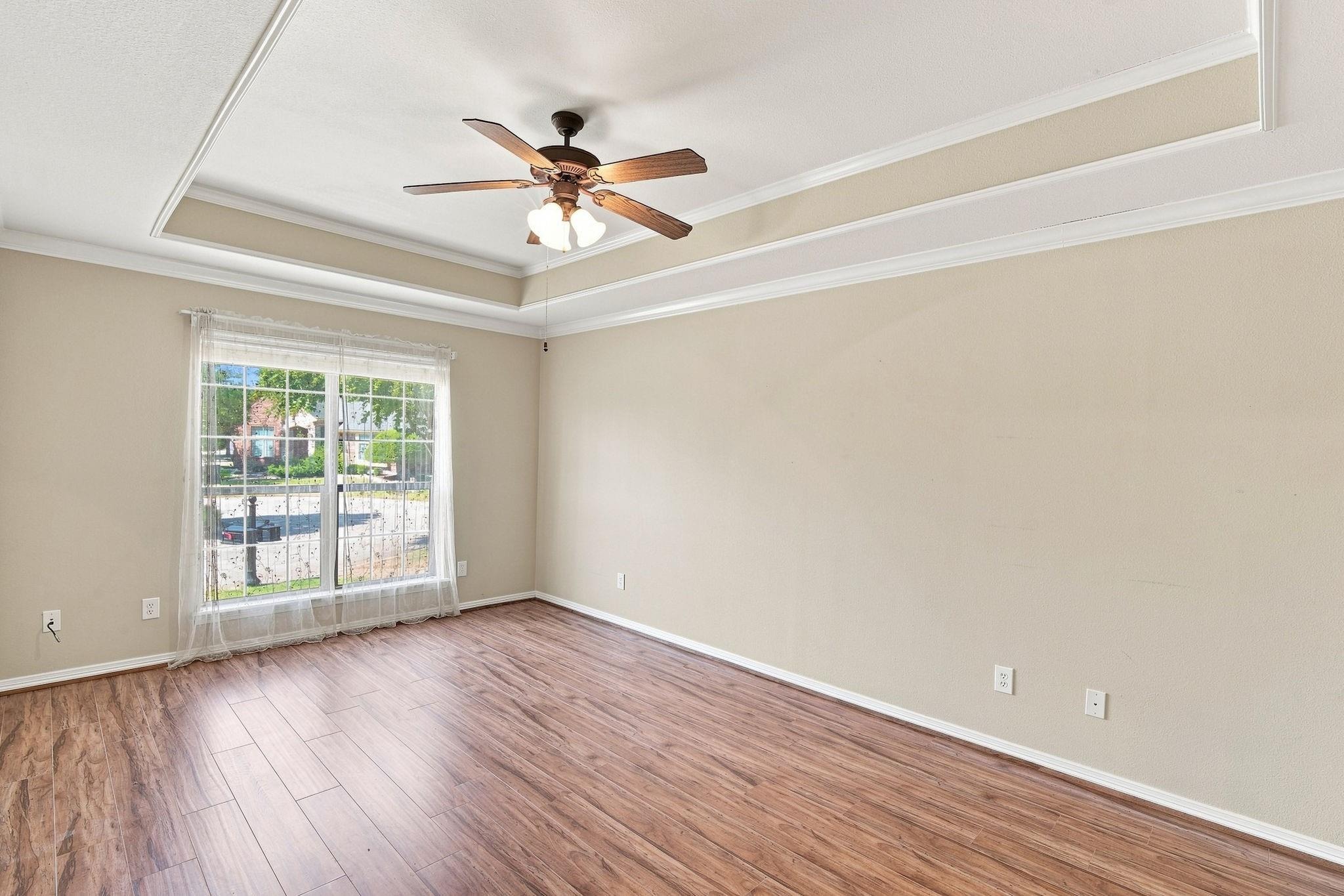 Cresthill Dr, Cedar Hill, TX 75104