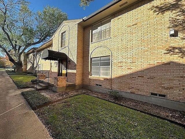Sandhurst Ln, Dallas, TX 75206 #1