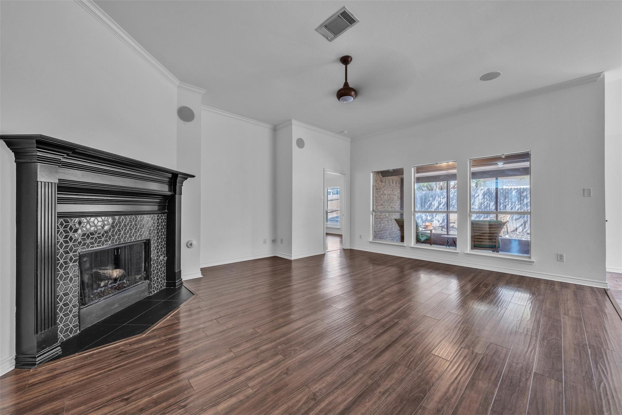 Summerbrook Cir, Fort Worth, TX 76137