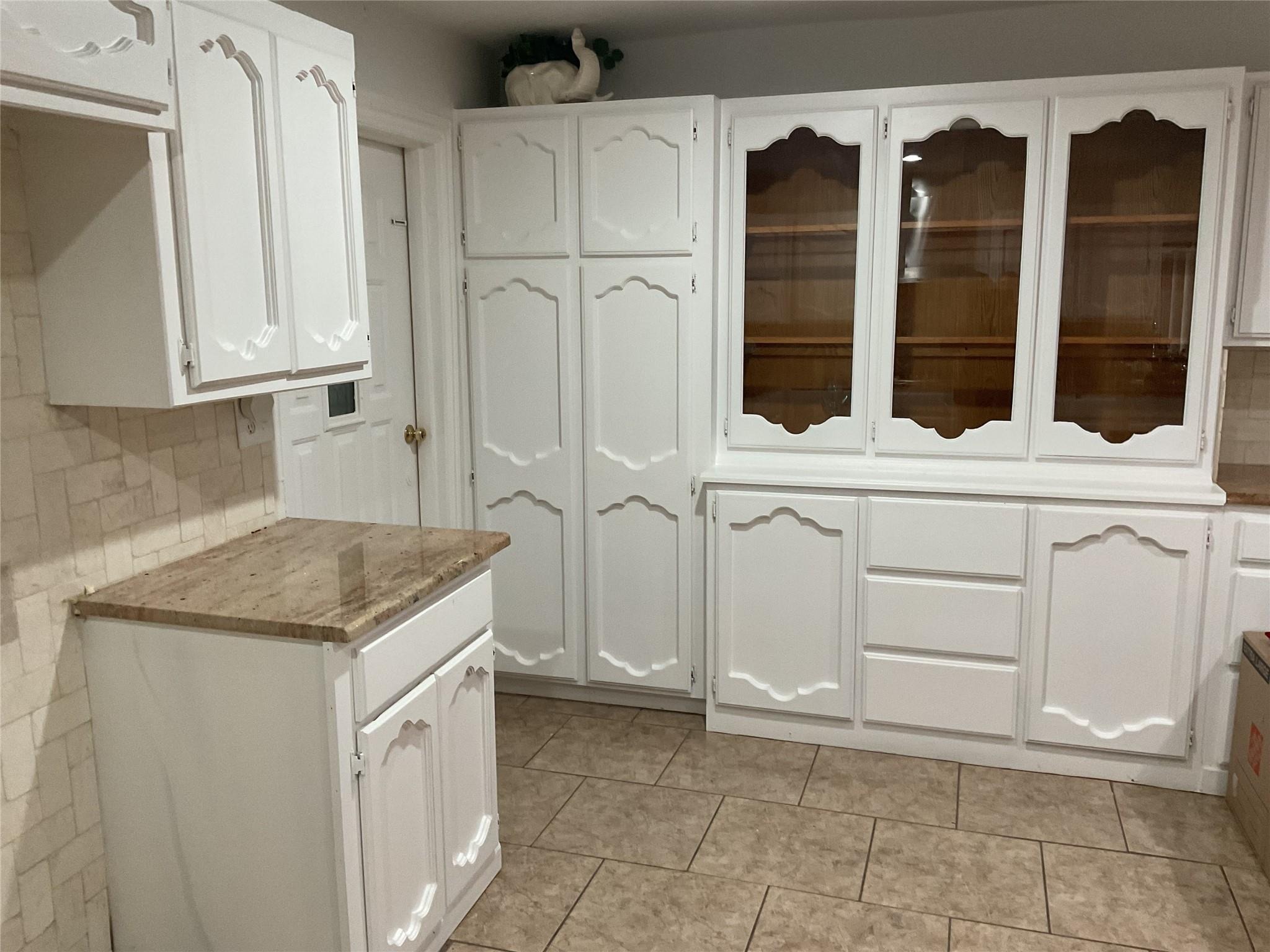 Lee Ave, Fort Worth, TX 76164
