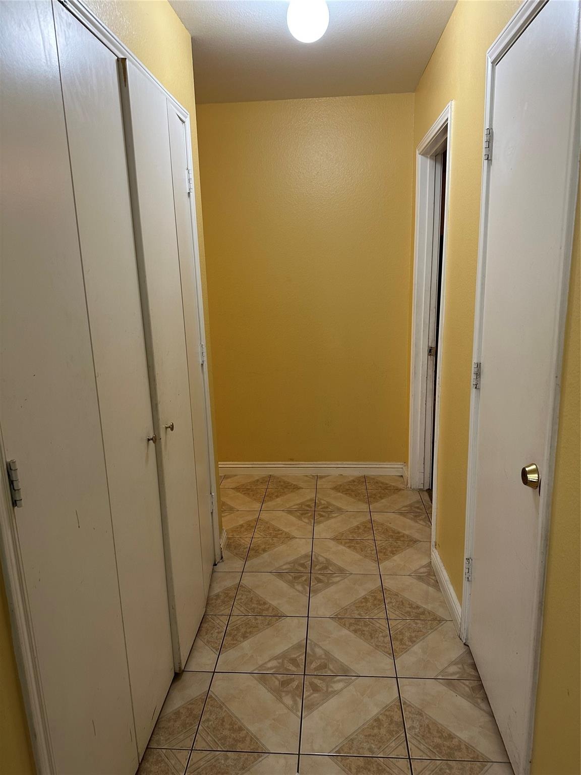 Kiest Valley Ct, Dallas, TX 75233