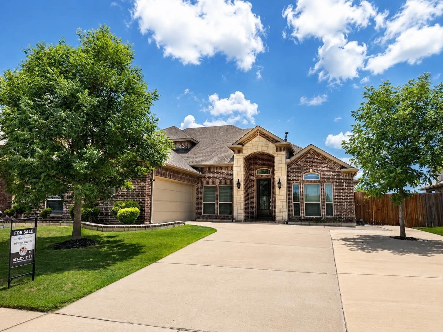 Nighthawk Ln, Mansfield, TX 76063