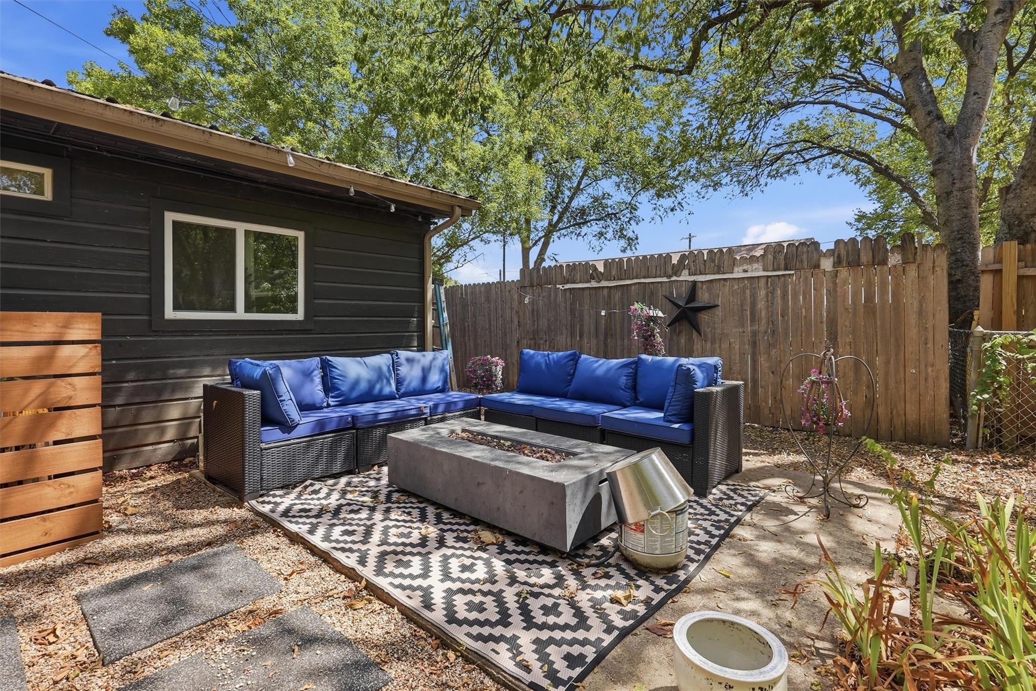 Bluff St, Granbury, TX 76048