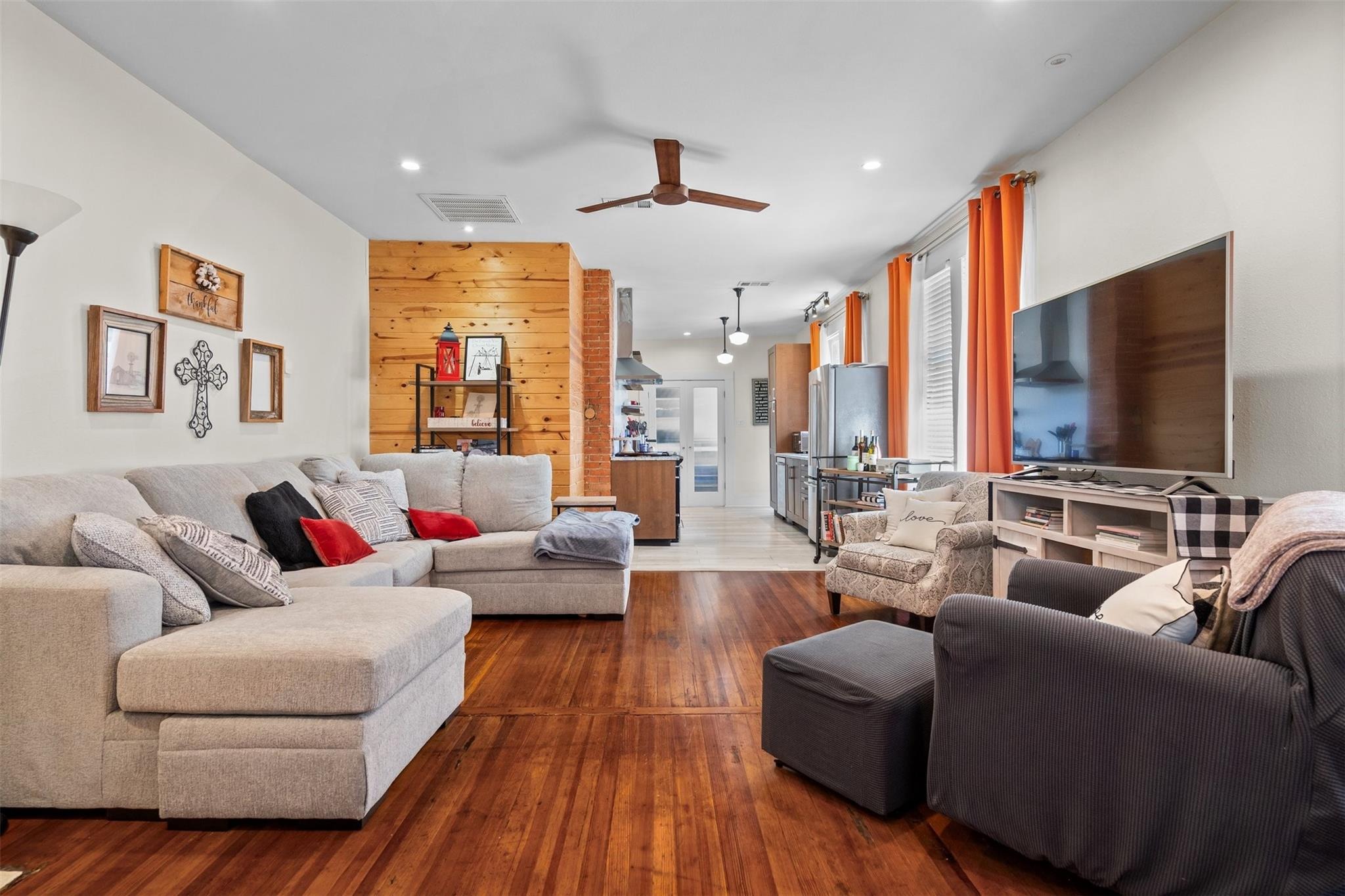 Turner Ave, Dallas, TX 75208 #1