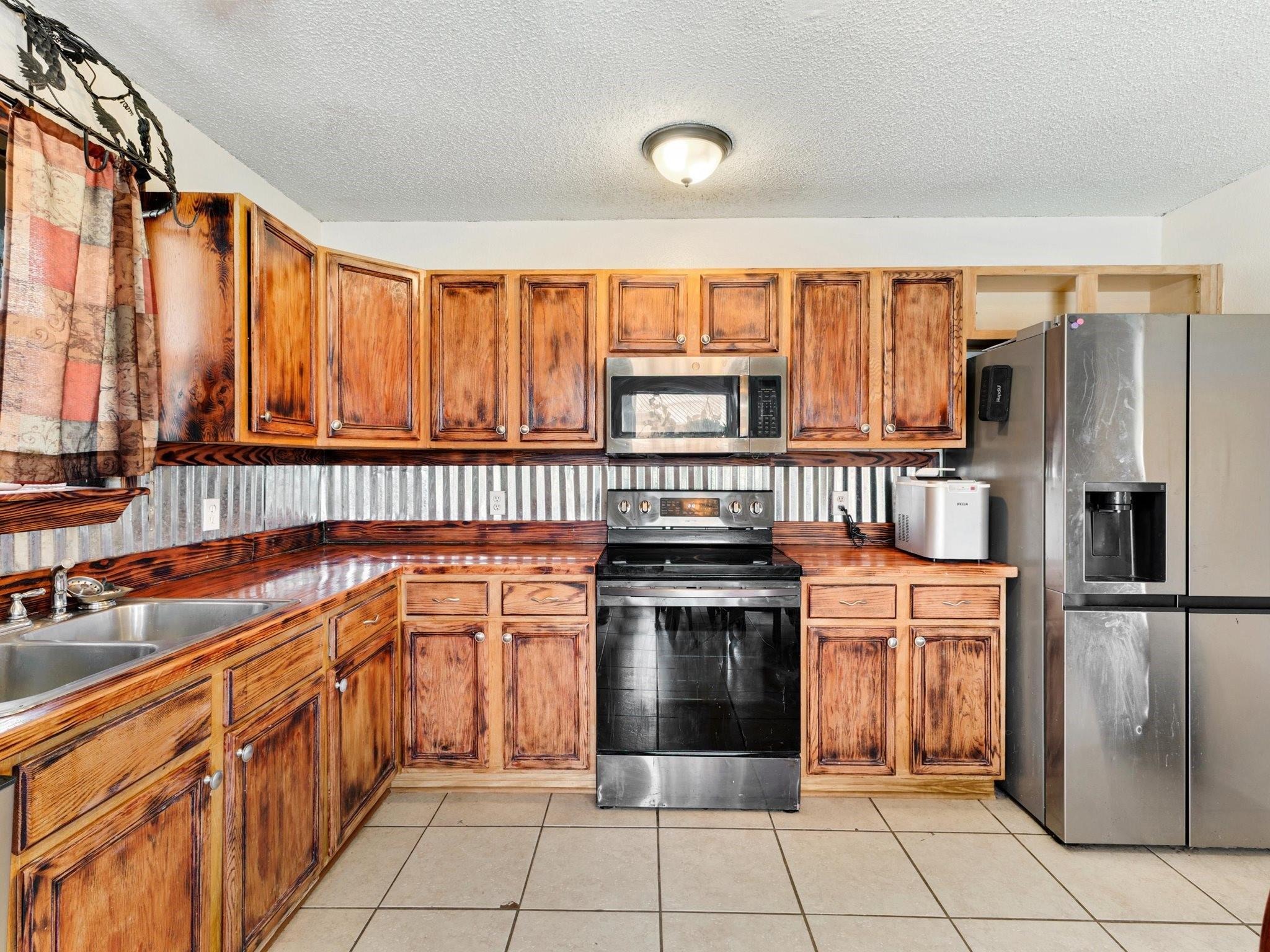Linda Ct, Joshua, TX 76058