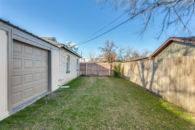 Dodson Dr, Fort Worth, TX 76108