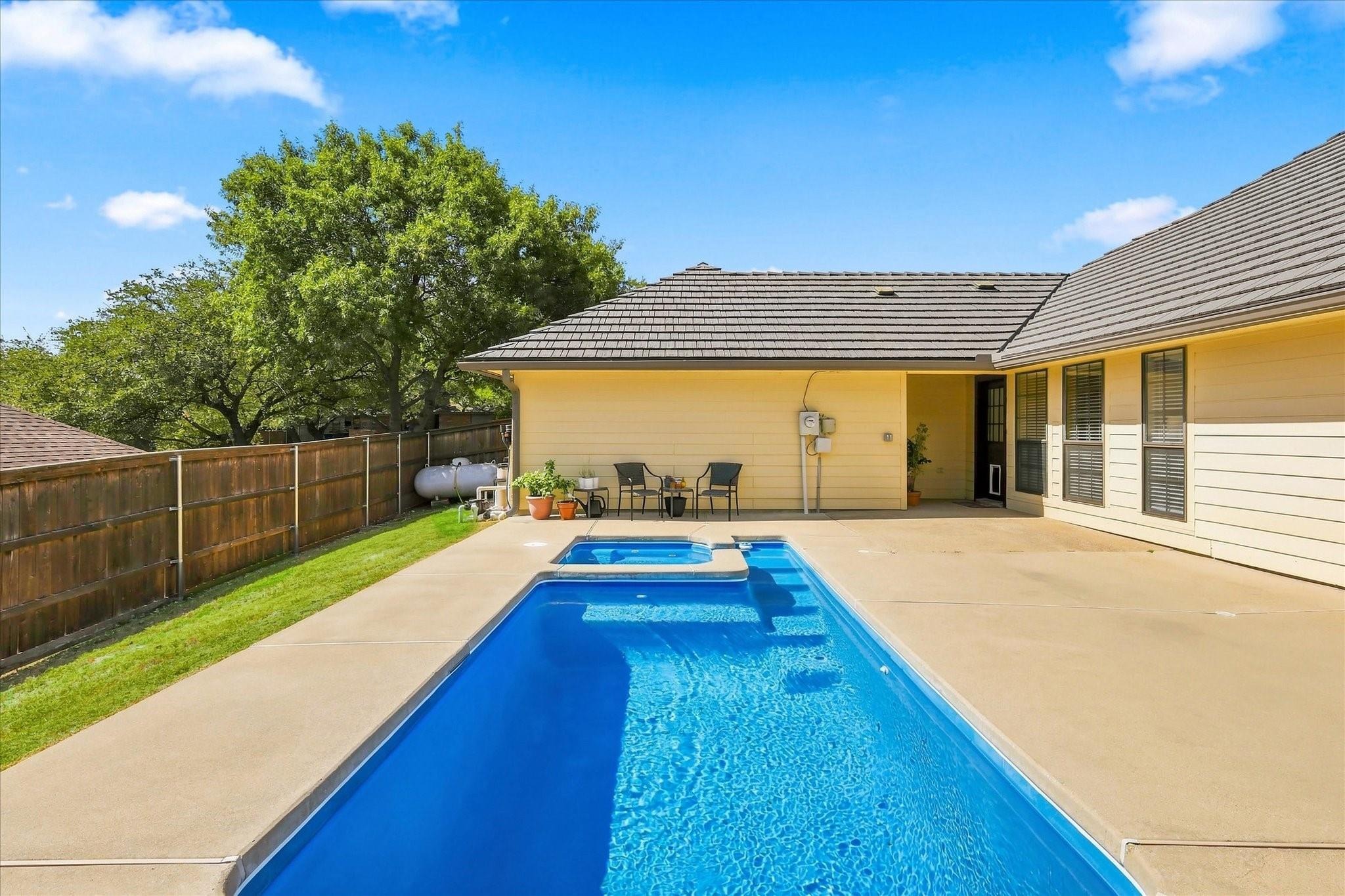 Lake Country Dr, Fort Worth, TX 76179