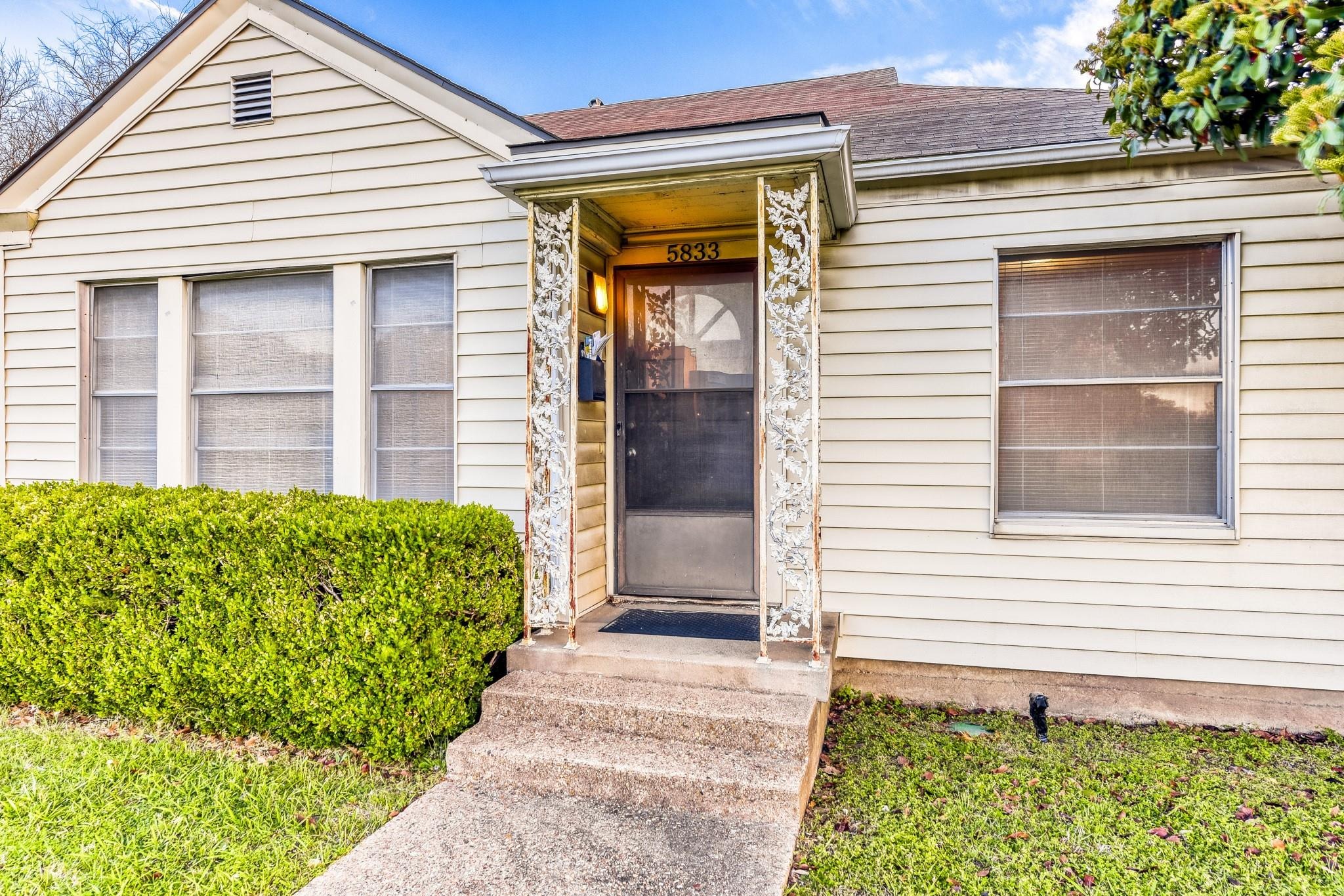 Mockingbird Ln, Dallas, TX 75206