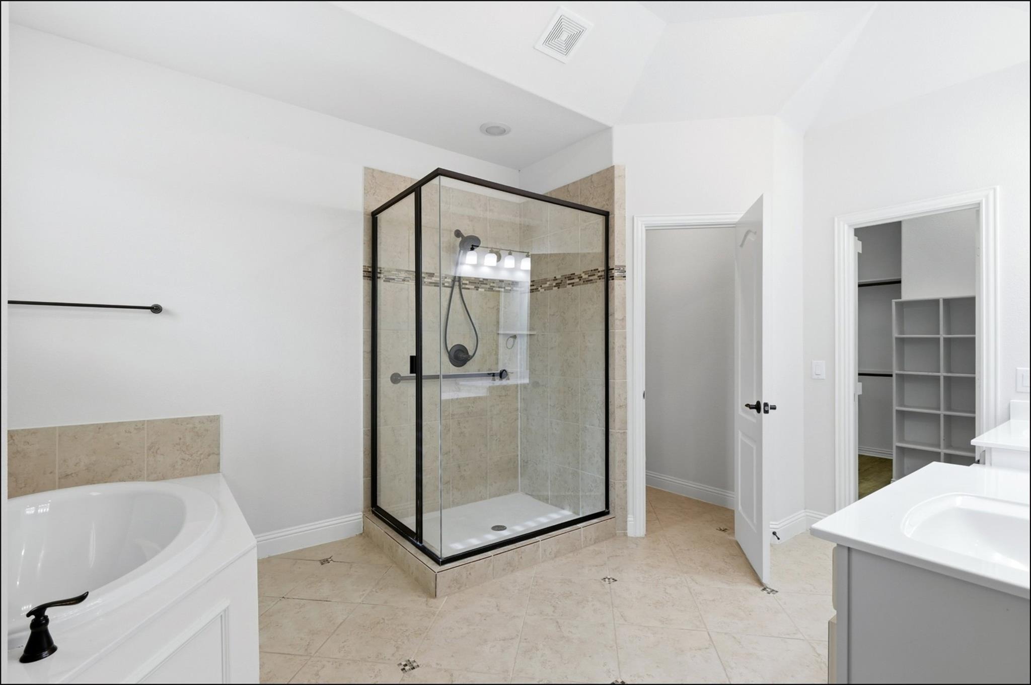 Waterloo Dr, Lewisville, TX 75067