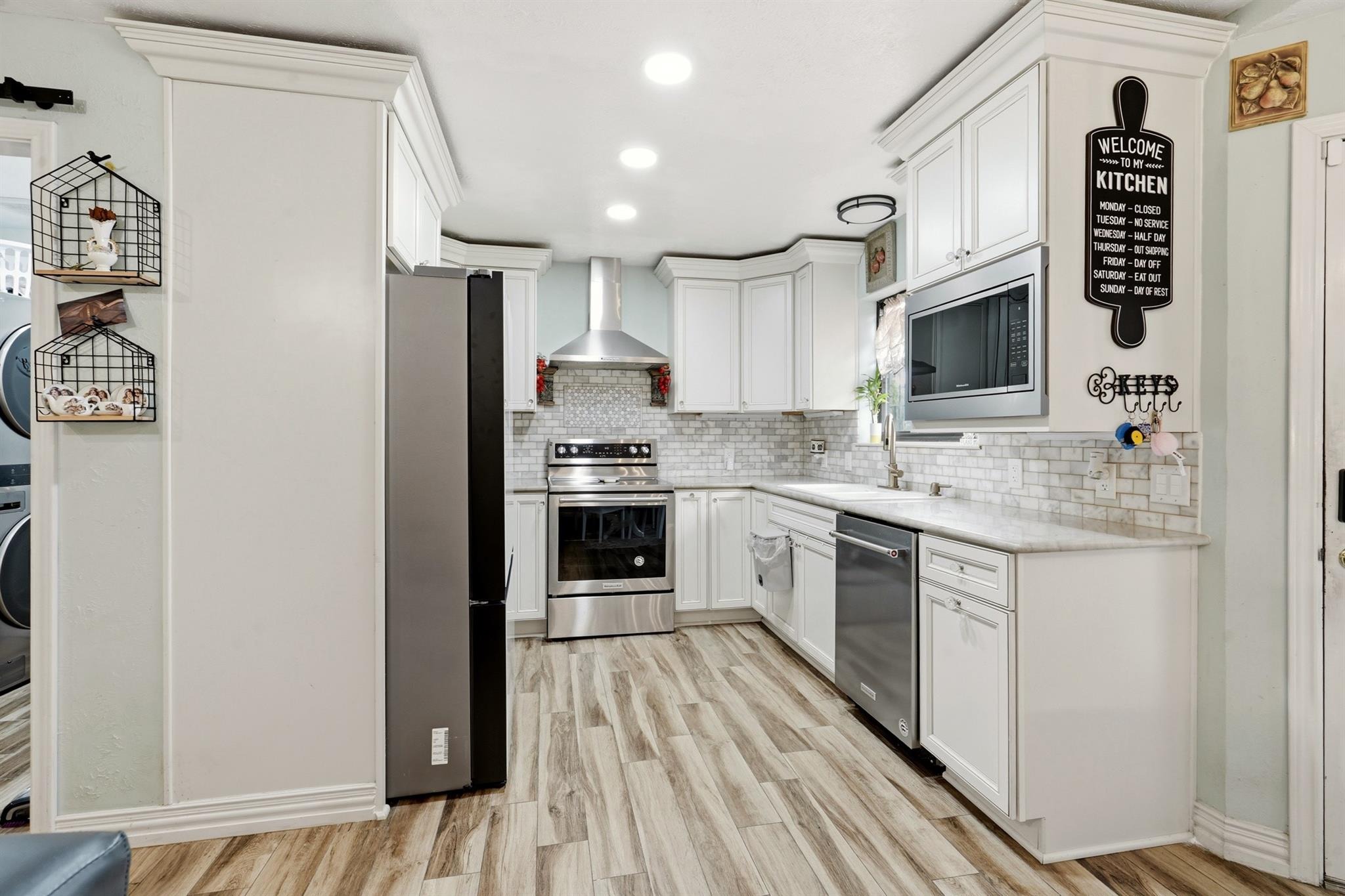 Marina Dr, Garland, TX 75043