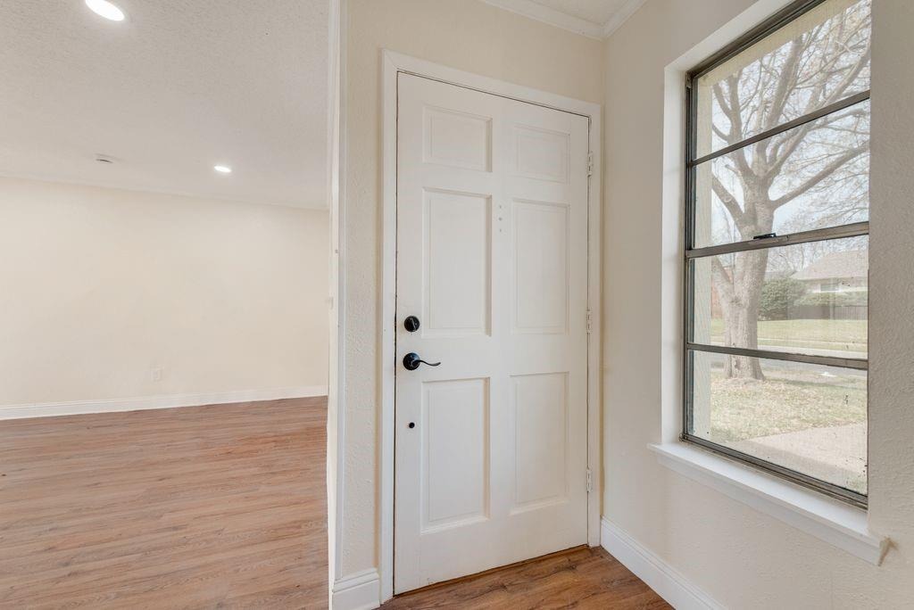 Redwood Dr, Garland, TX 75043