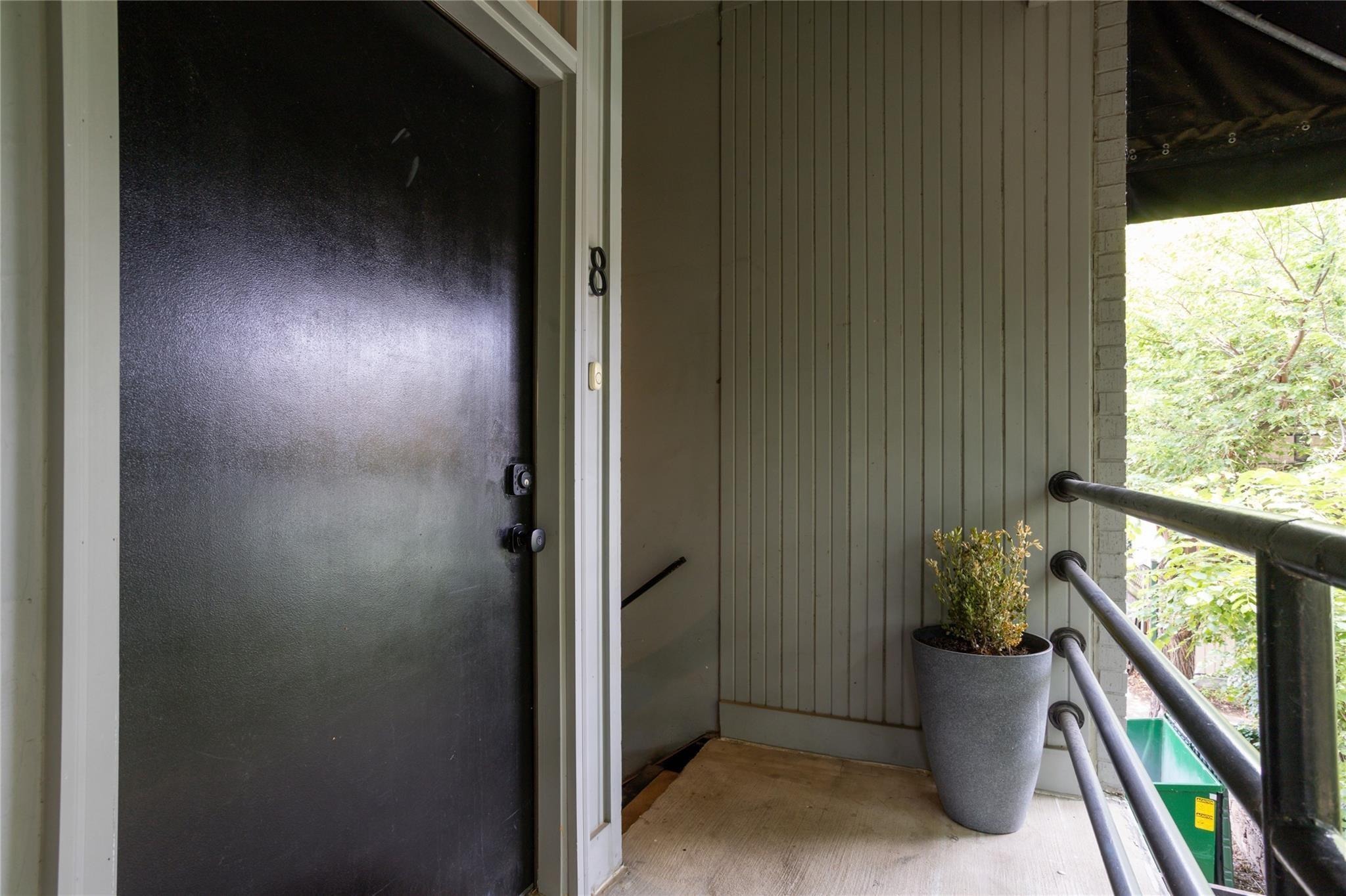 Holland Ave, Dallas, TX 75219