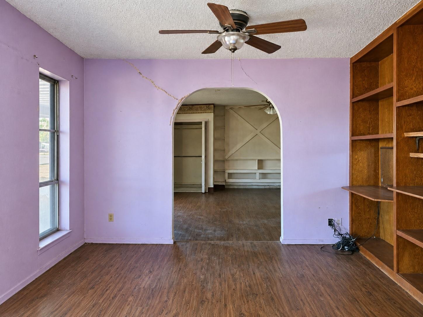 Mink Dr, Haltom City, TX 76117