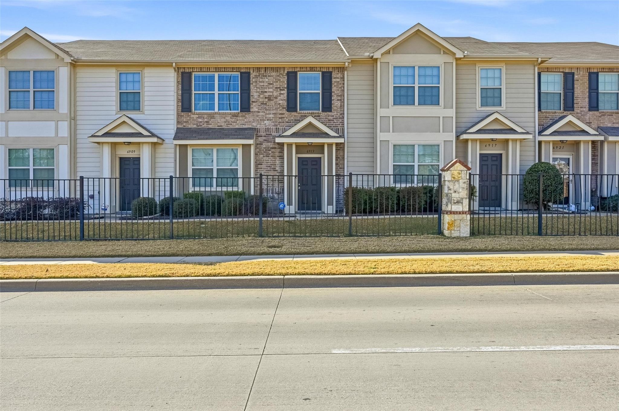 Sandshell Blvd, Fort Worth, TX 76137