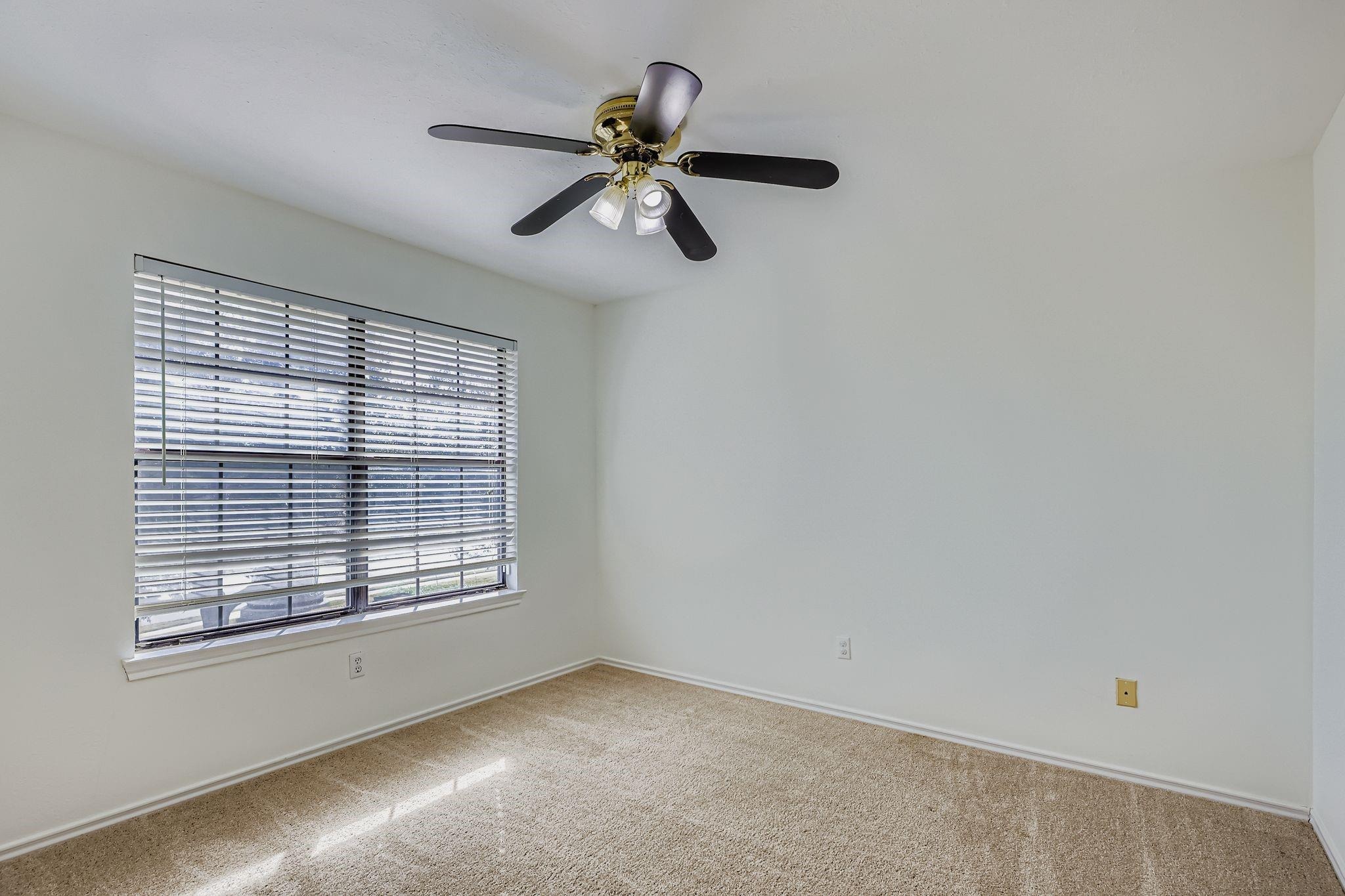 Club Creek Cir, Garland, TX 75043