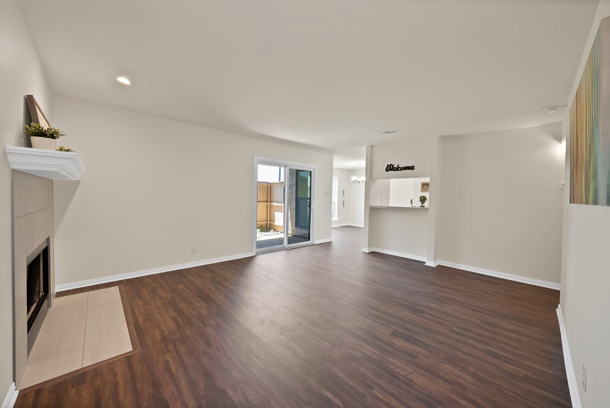 Calico Ln, Arlington, TX 76011