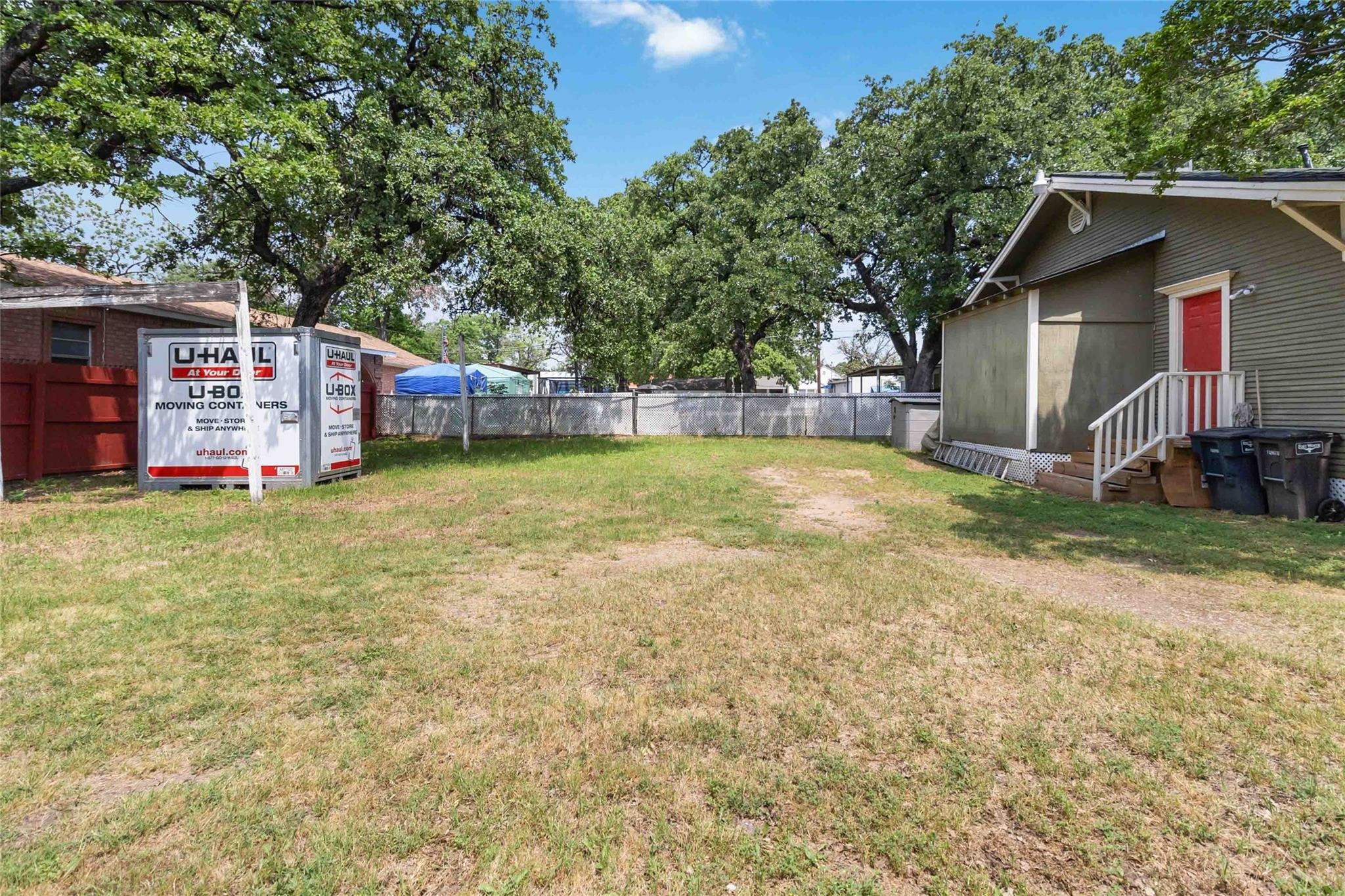Sylvania Ave, Fort Worth, TX 76111