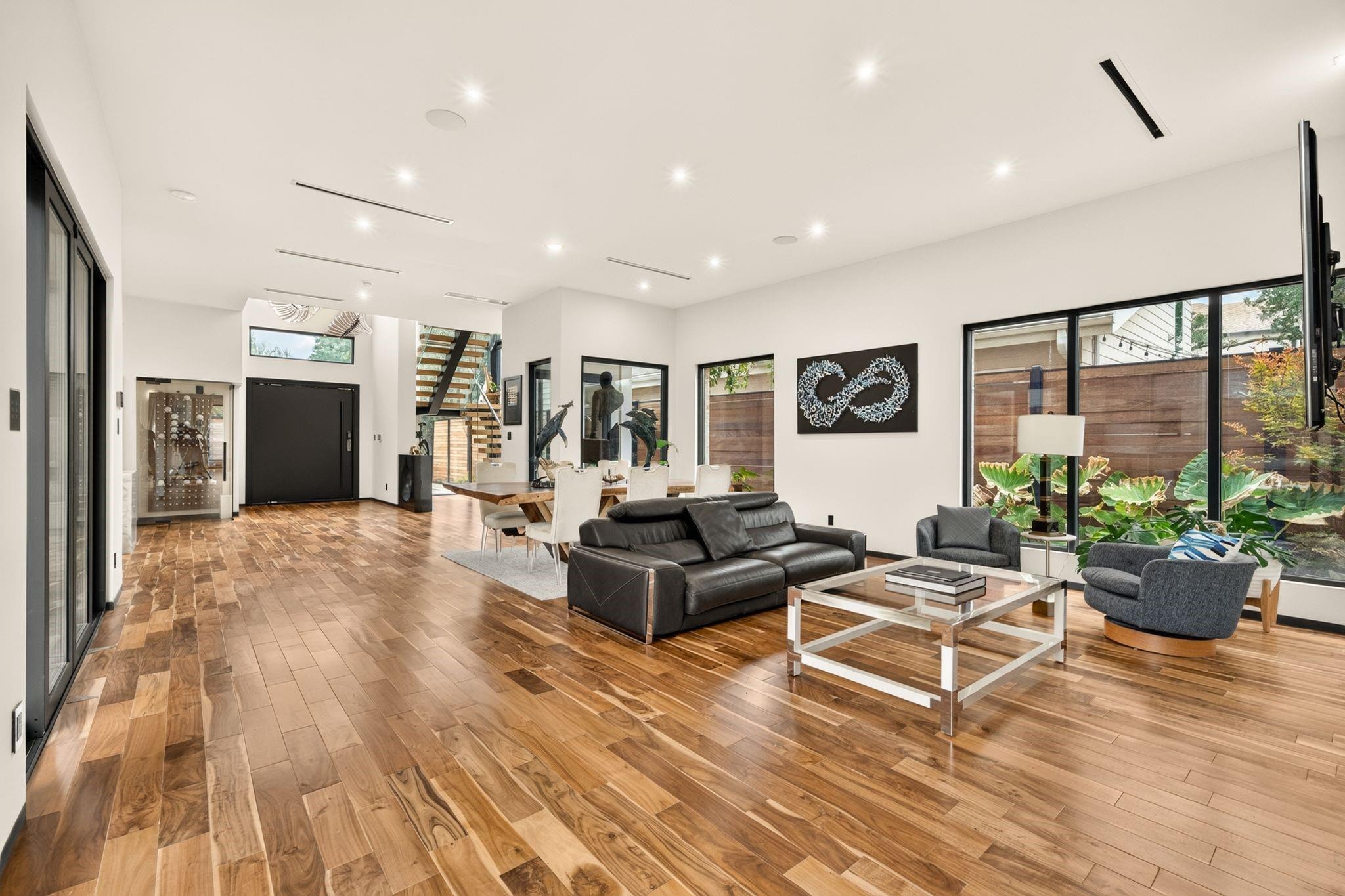 San Fernando Way, Dallas, TX 75218