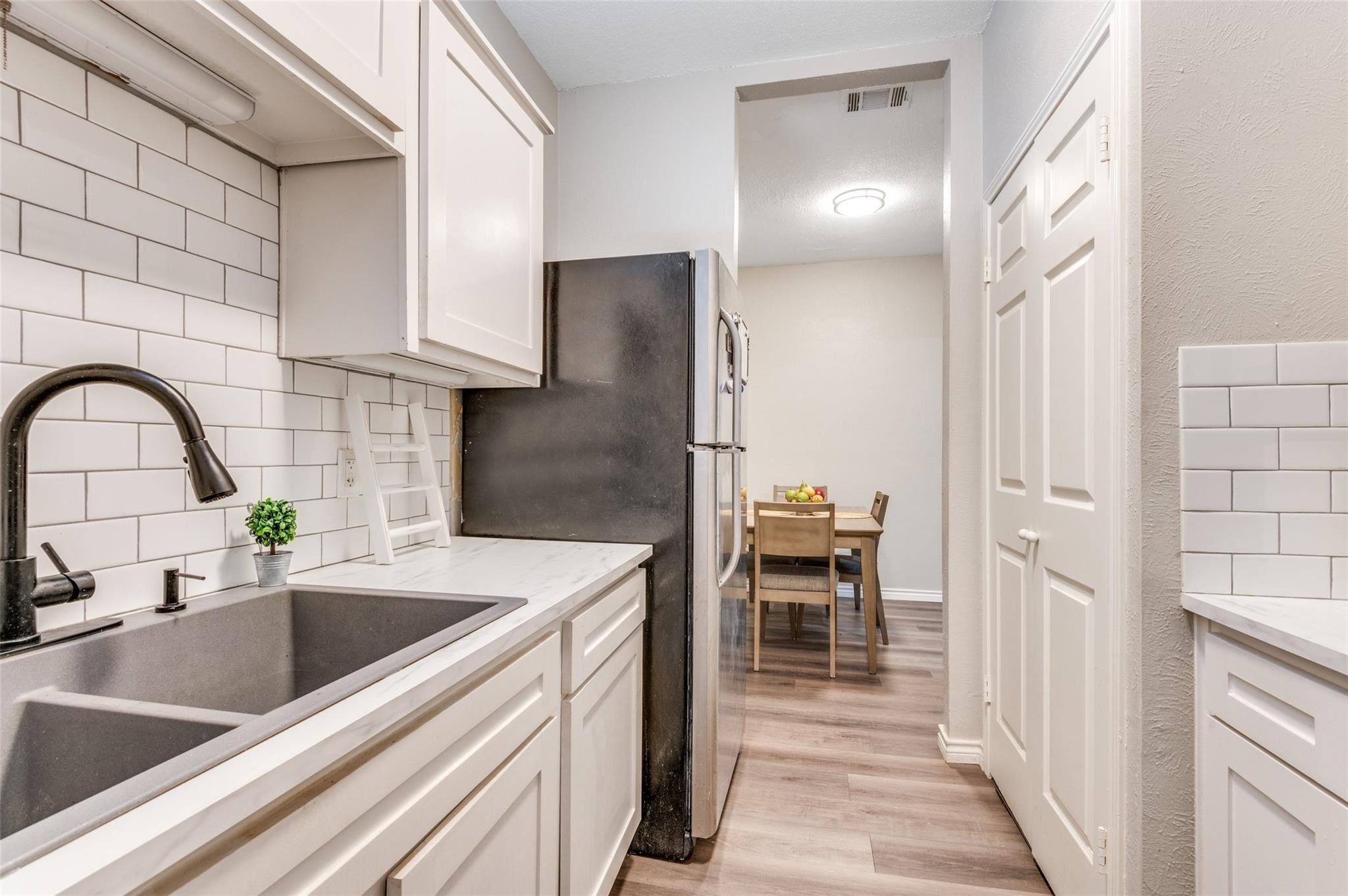 Randy Snow Rd, Arlington, TX 76011