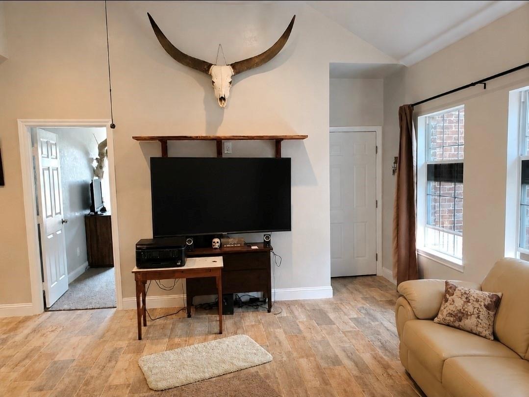Tupelo St, Pittsburg, TX 75686