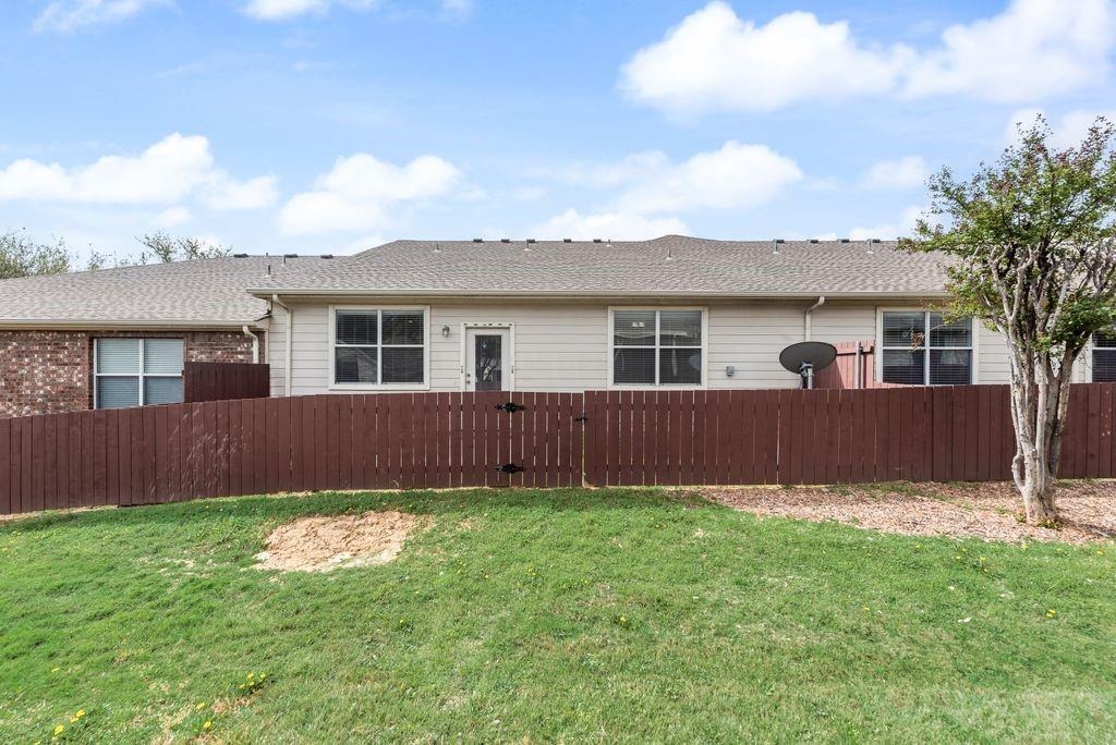 Heritage Hill Dr, Lewisville, TX 75067 #1