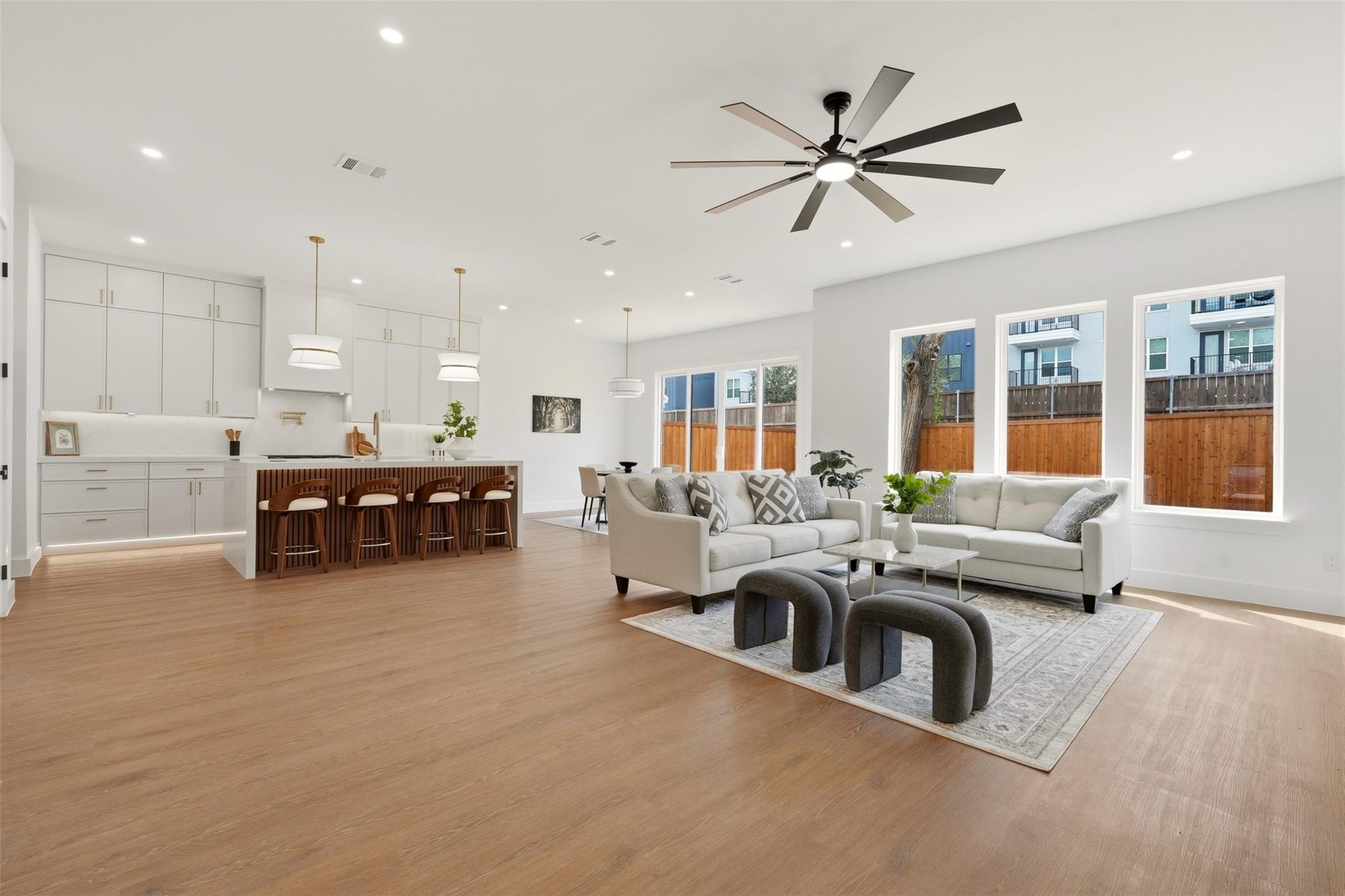 Mohawk Dr, Dallas, TX 75235