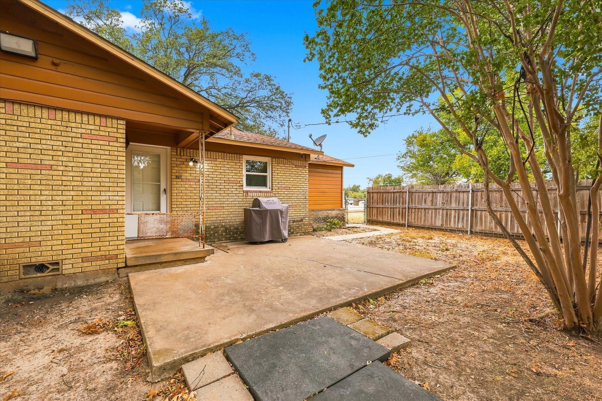 Mimosa Park Dr, Richland Hills, TX 76118