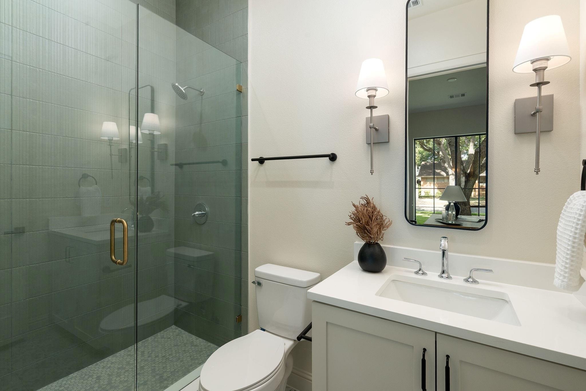 Livenshire Dr, Dallas, TX 75238 #1