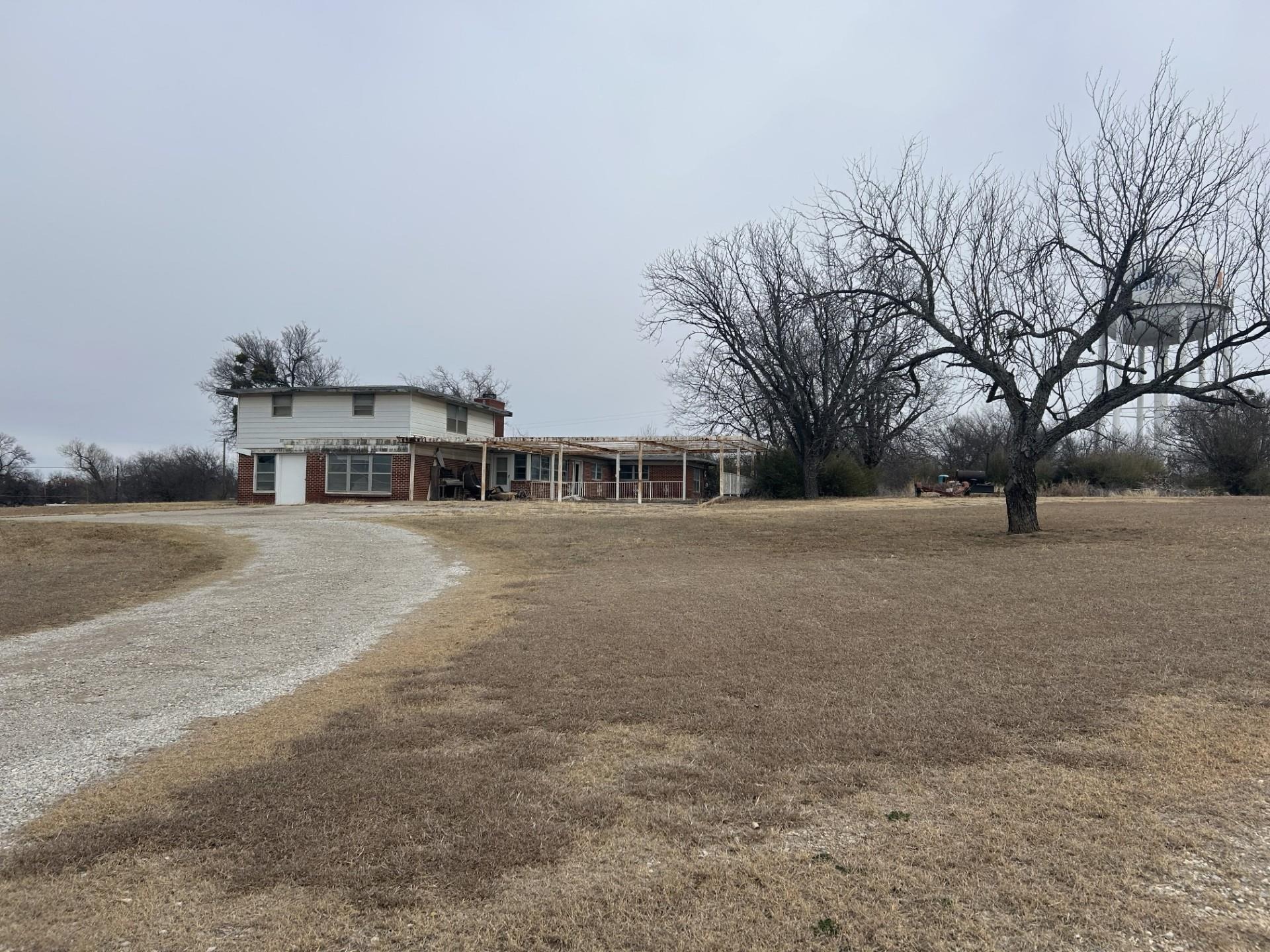 Belknap St, Jacksboro, TX 76458