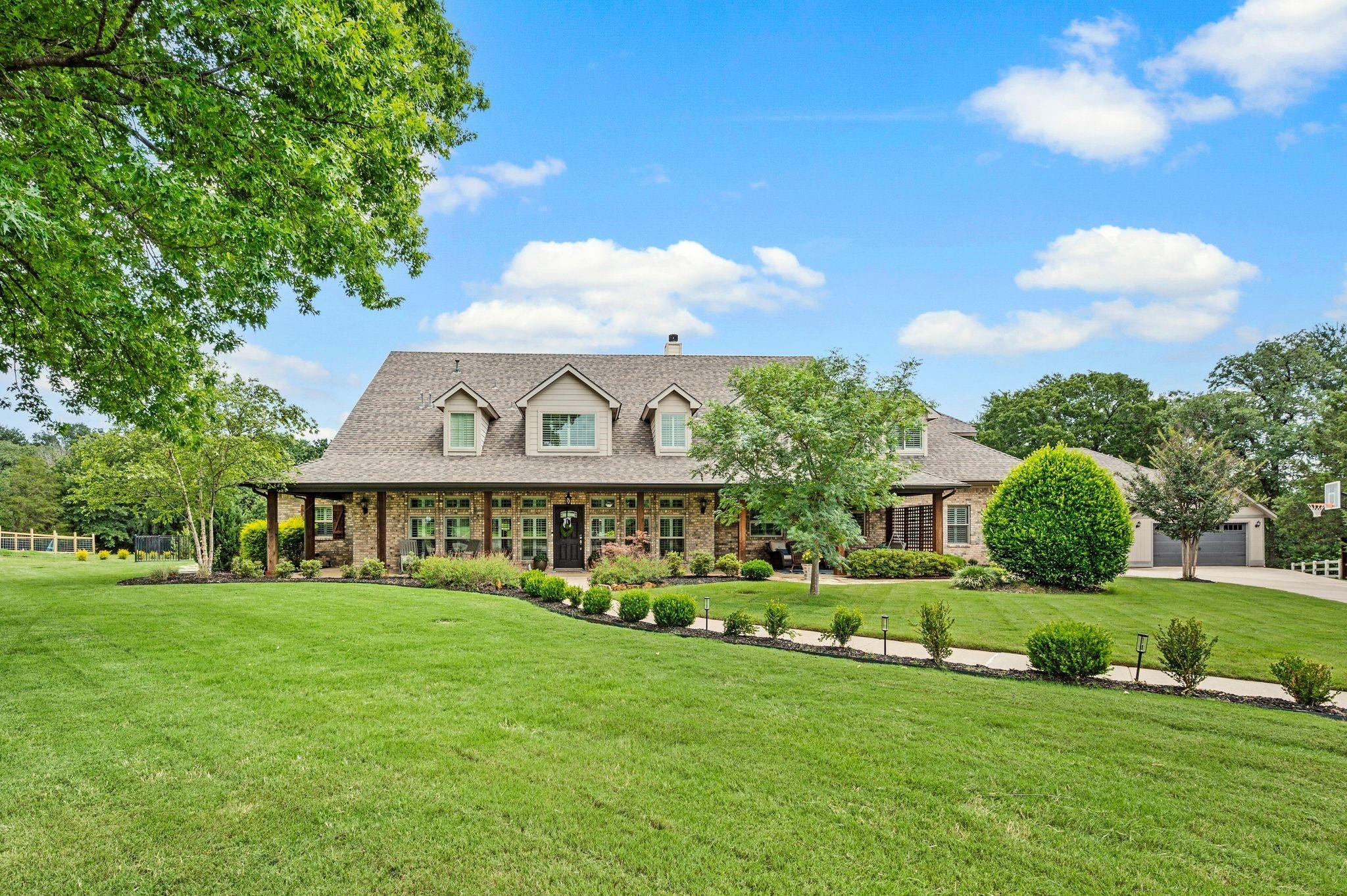 Arabian Cir, Flower Mound, TX 75022