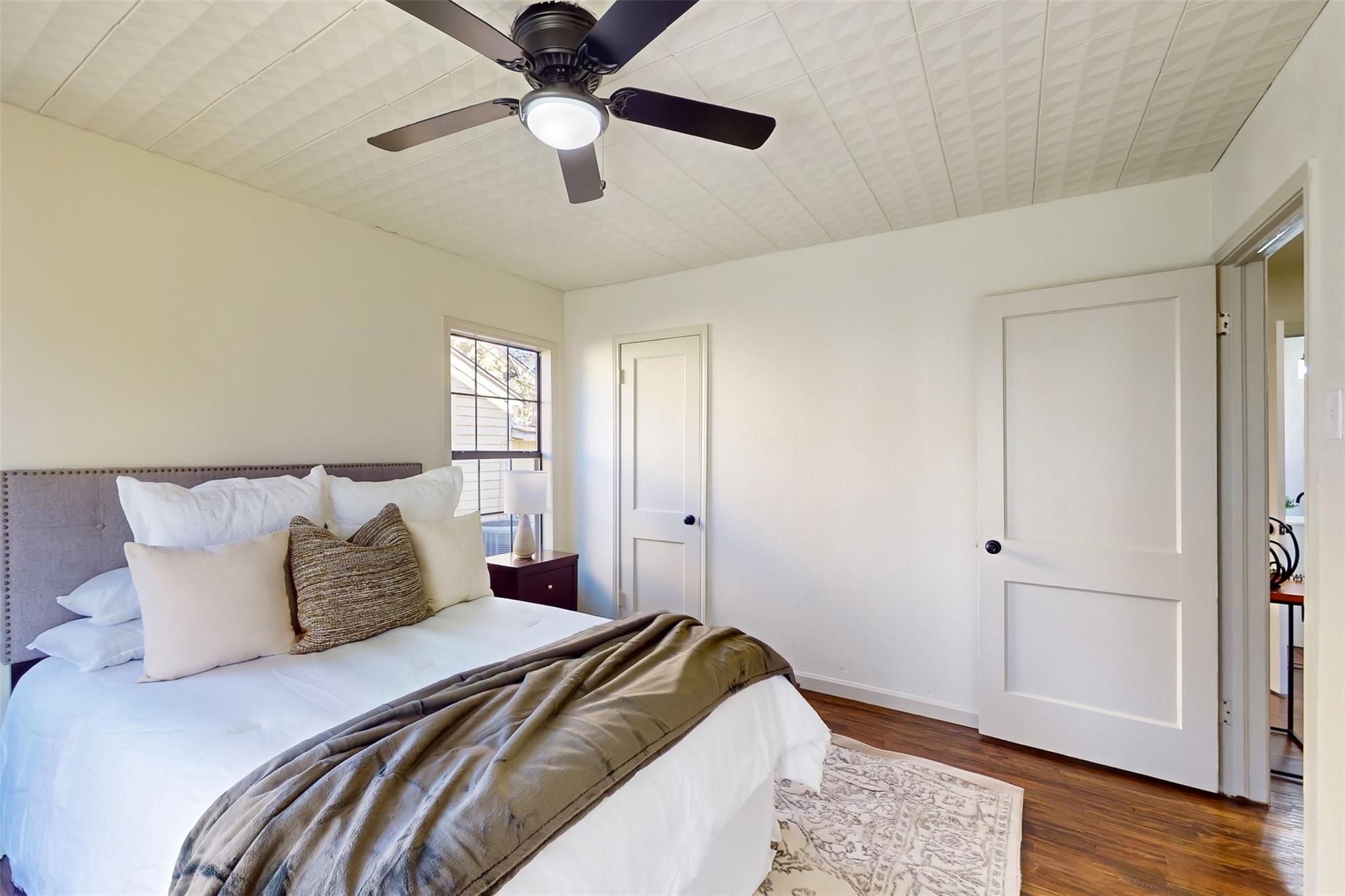 Carlson Dr, Dallas, TX 75235 #1