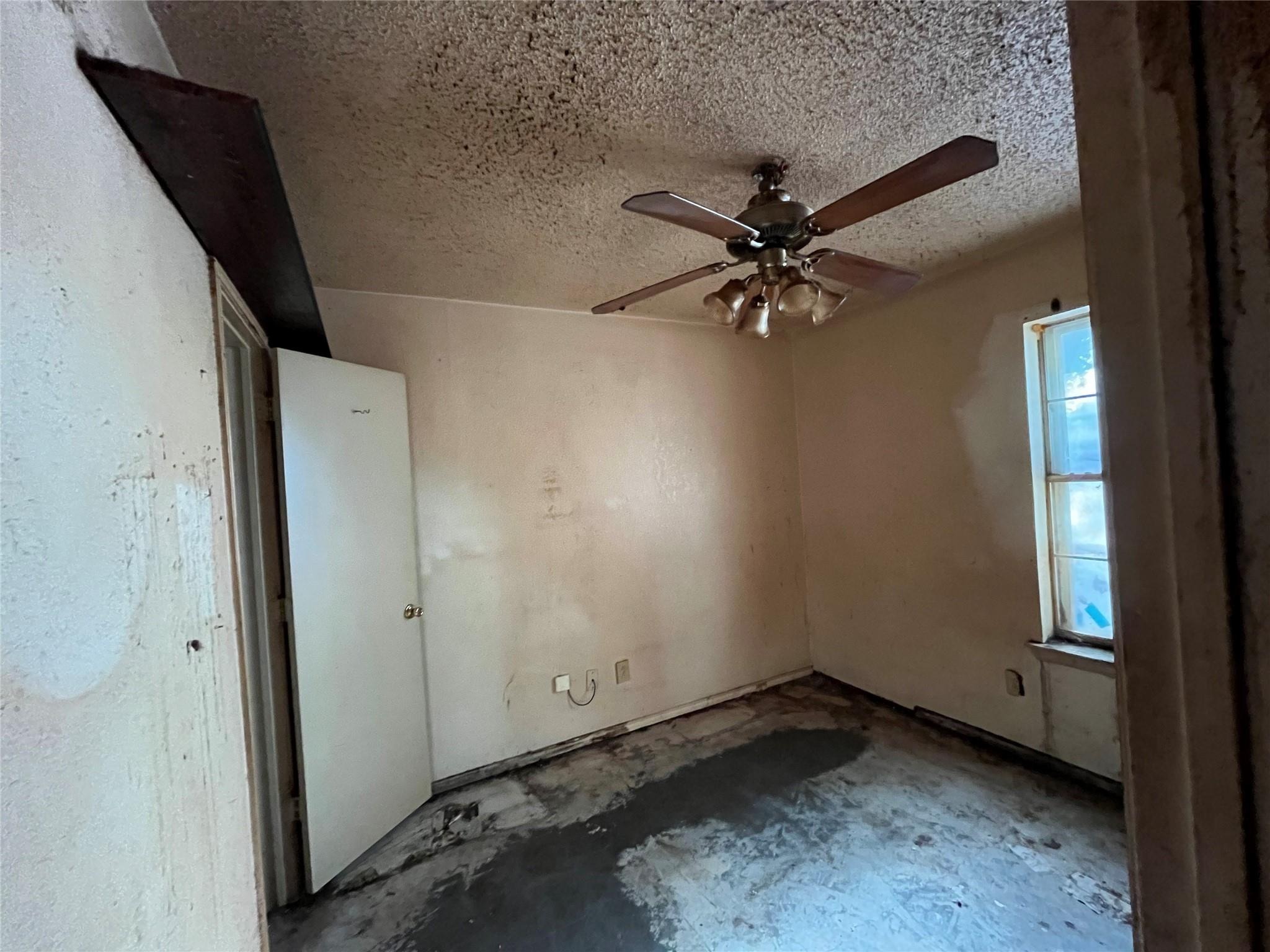 Phillips Cir, Kaufman, TX 75142