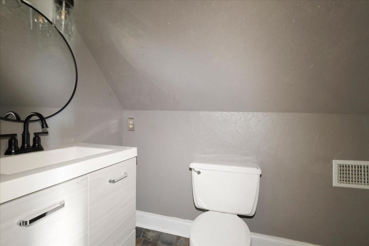 3rd St, Mount Pleasant, TX 75455 #1