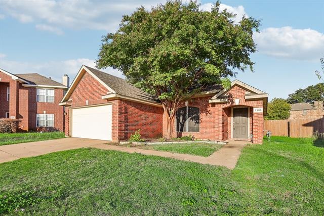 Moon Ridge Ct, Fort Worth, TX 76133