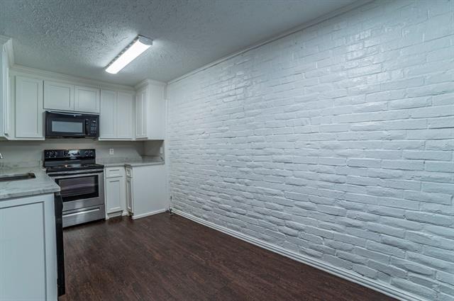 Townhouse Ln, Grand Prairie, TX 75052