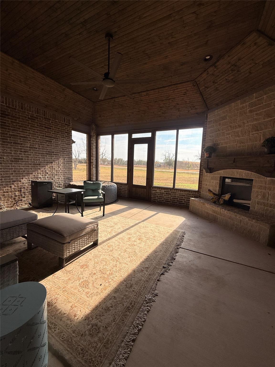 Tremont Ln, Granbury, TX 76049