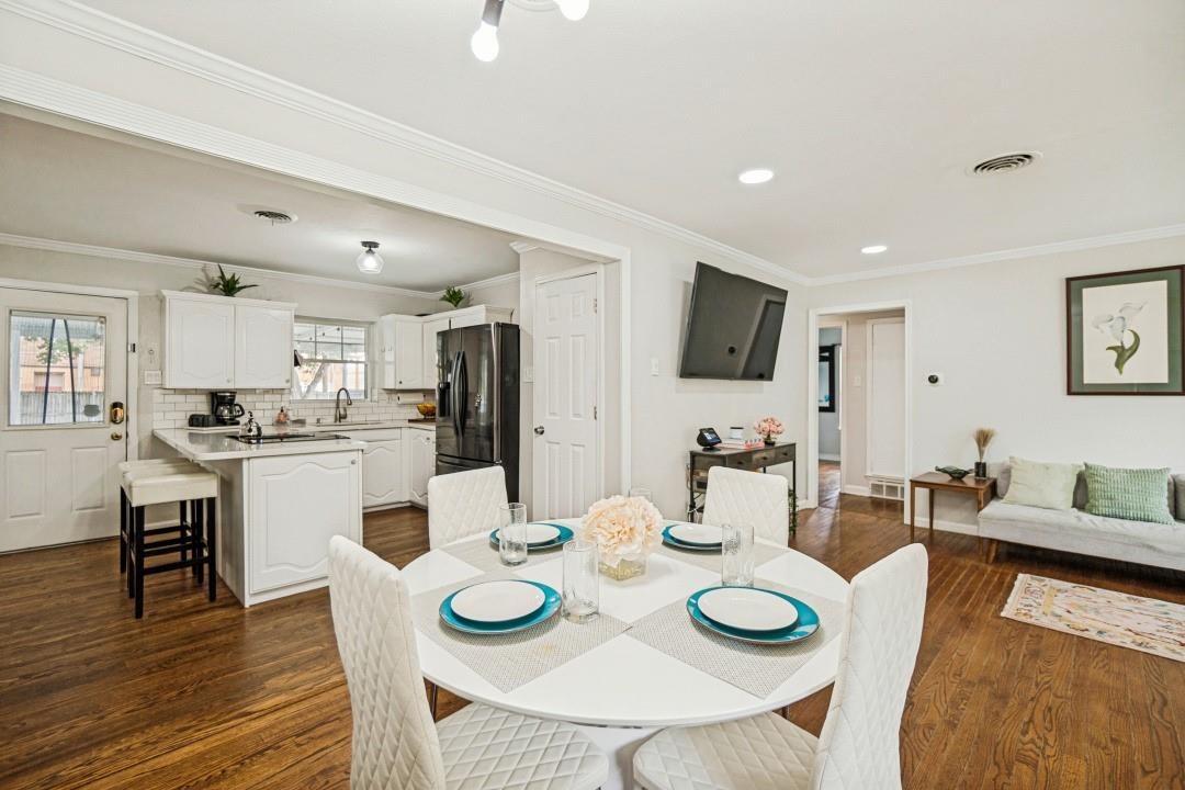 San Medina Ave, Dallas, TX 75228 #1