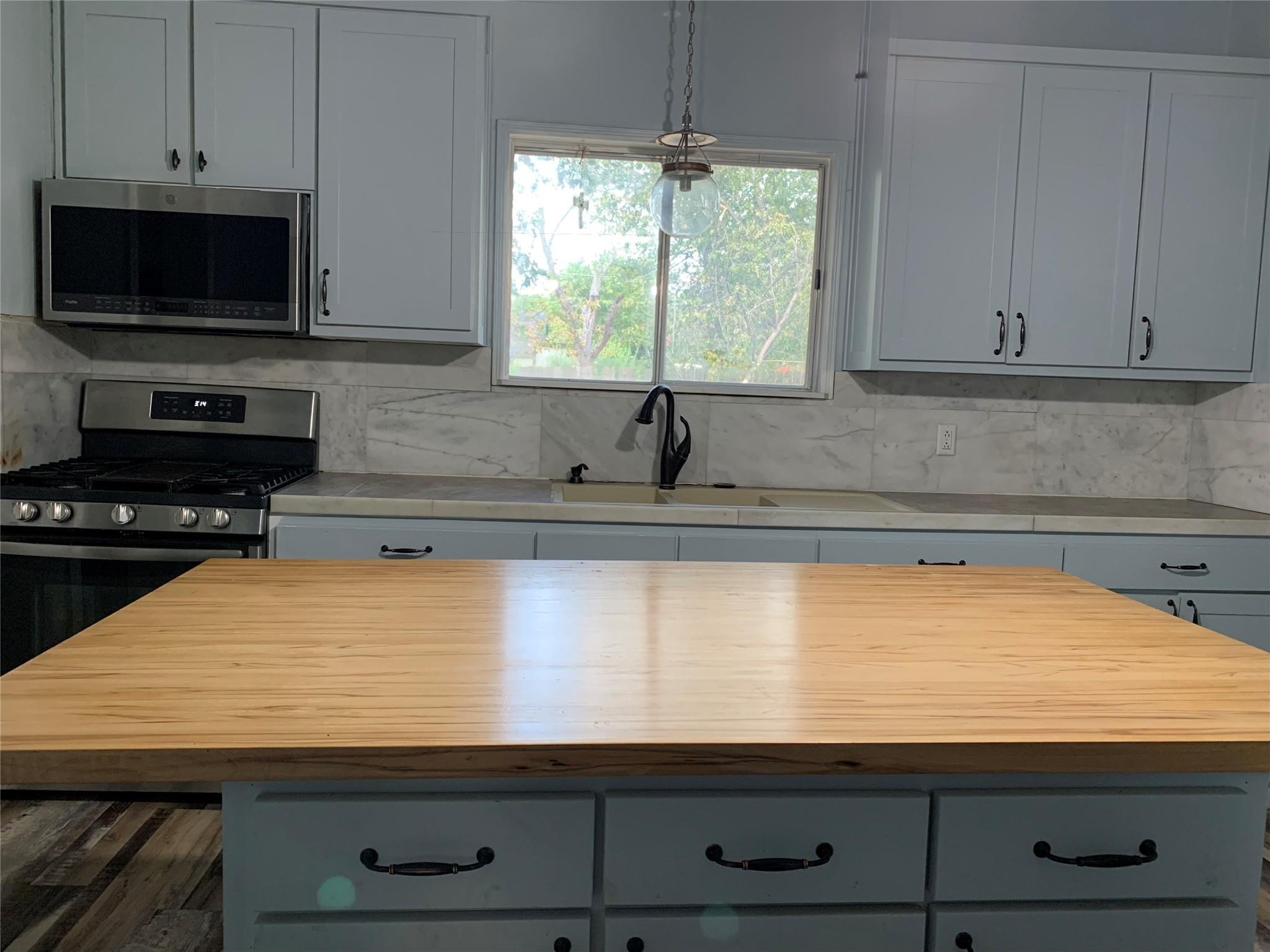 2nd St, Graham, TX 76450 #1