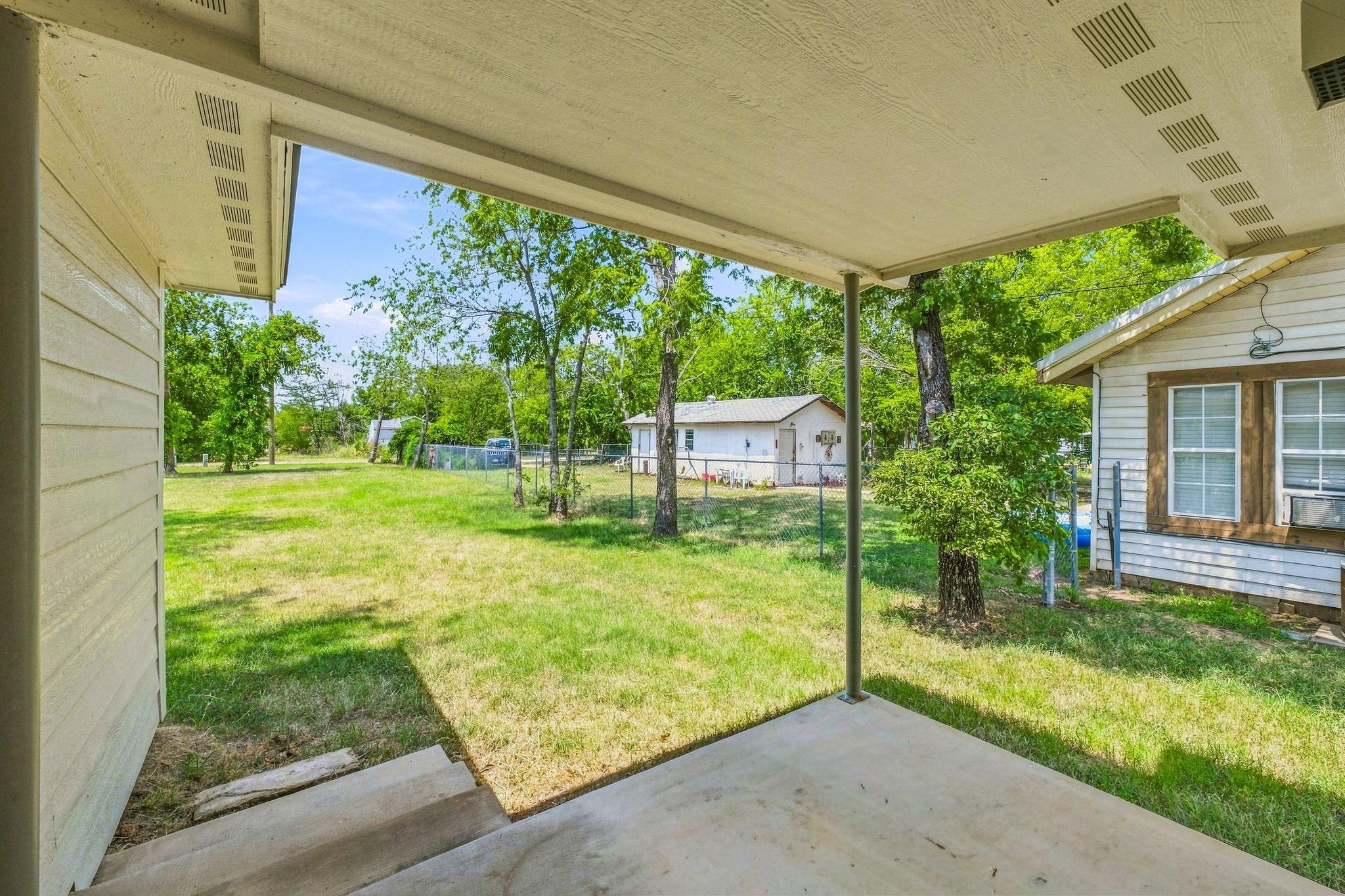 Indiana St, Graham, TX 76450