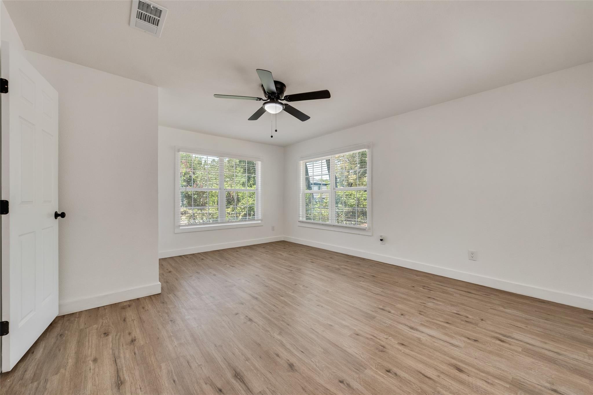 Greenlee St, Fort Worth, TX 76112