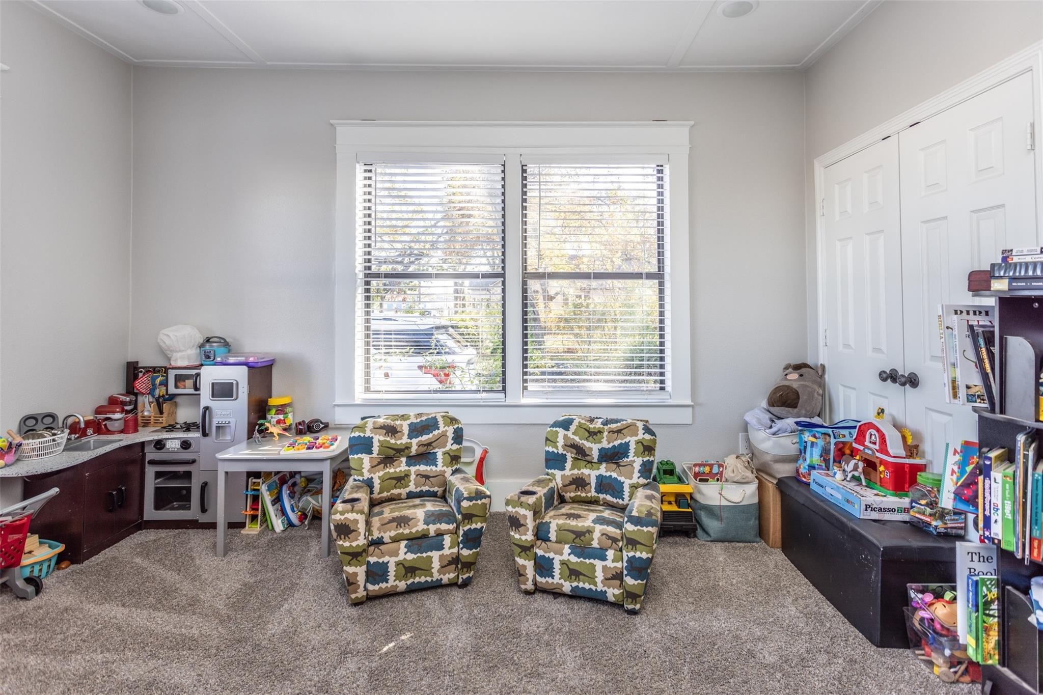 Weaver St, Gainesville, TX 76240